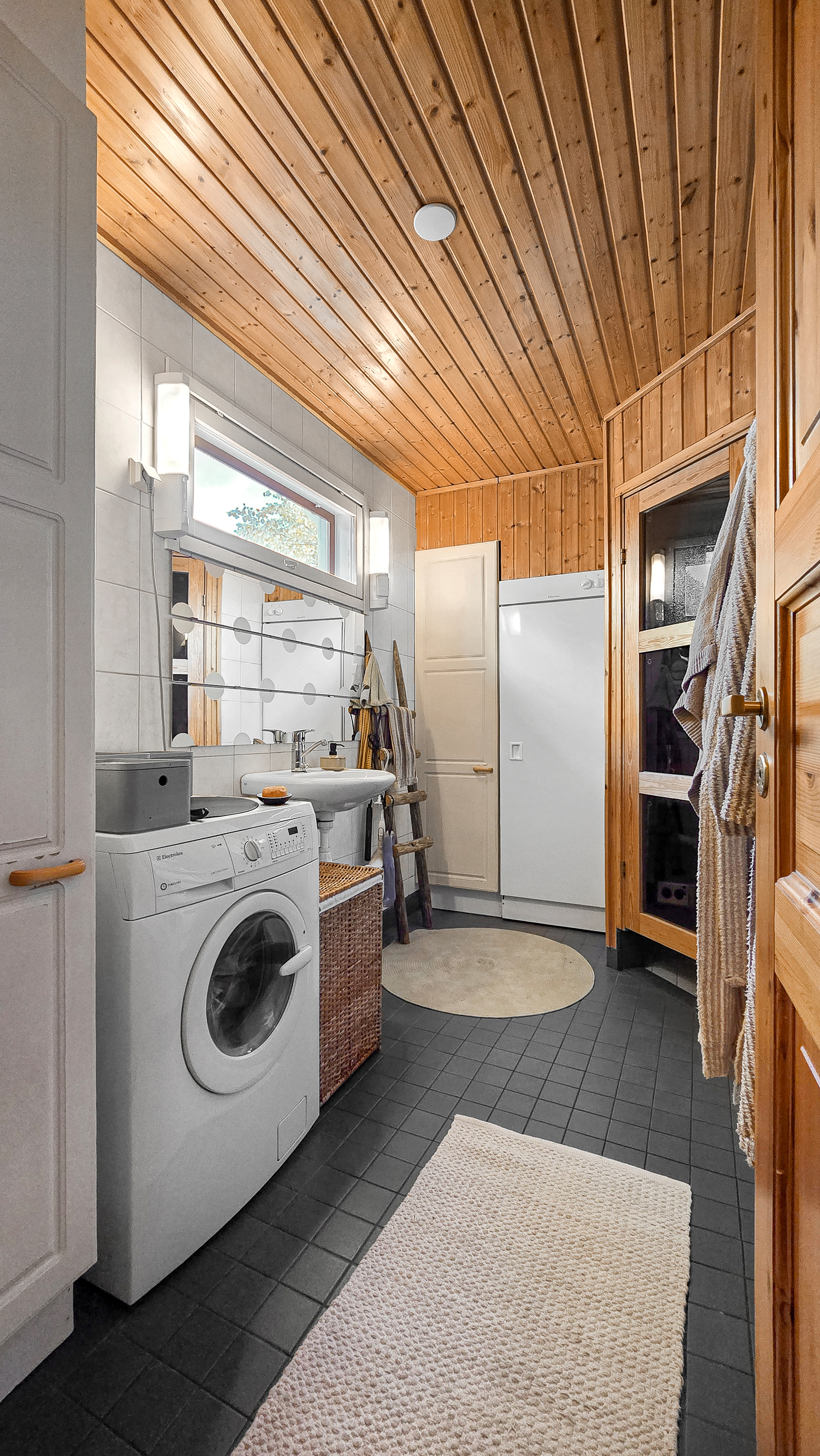 Kylpyhuone/sauna