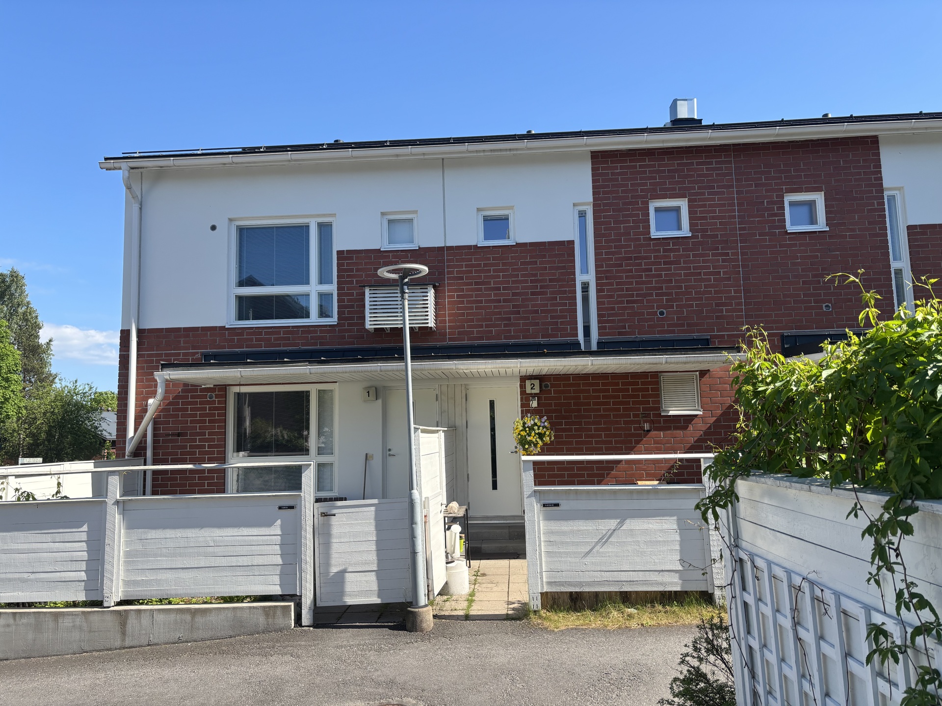 Karhusuontie 8, Pukinmäki, Helsinki