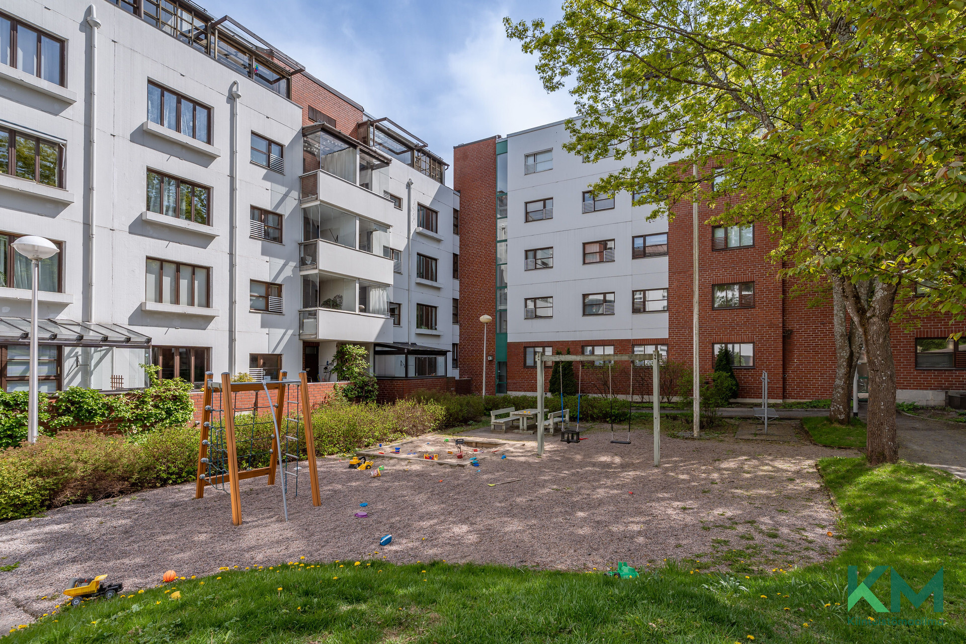Sisäpihan leikkipaikka