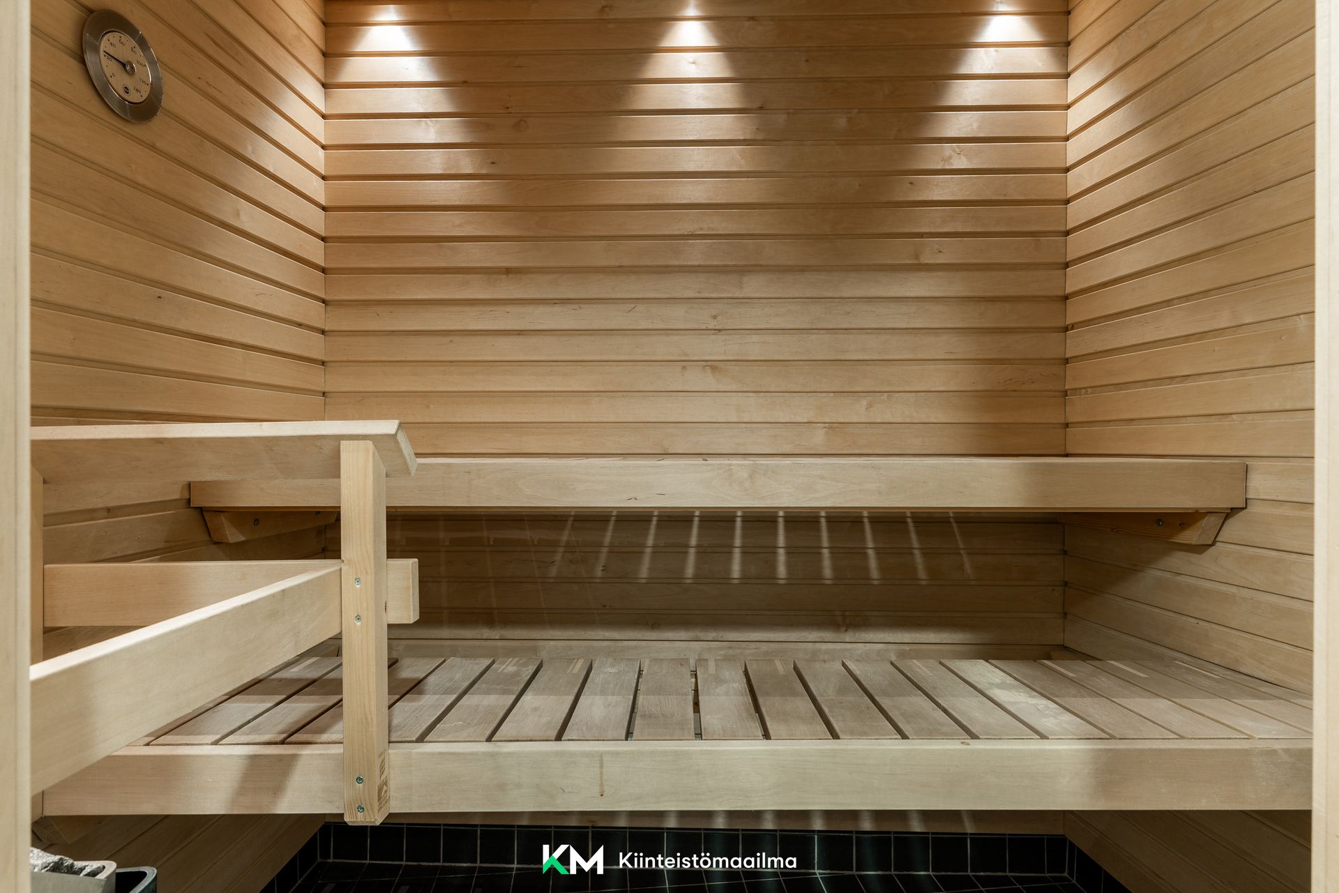 Asunnon oma sauna