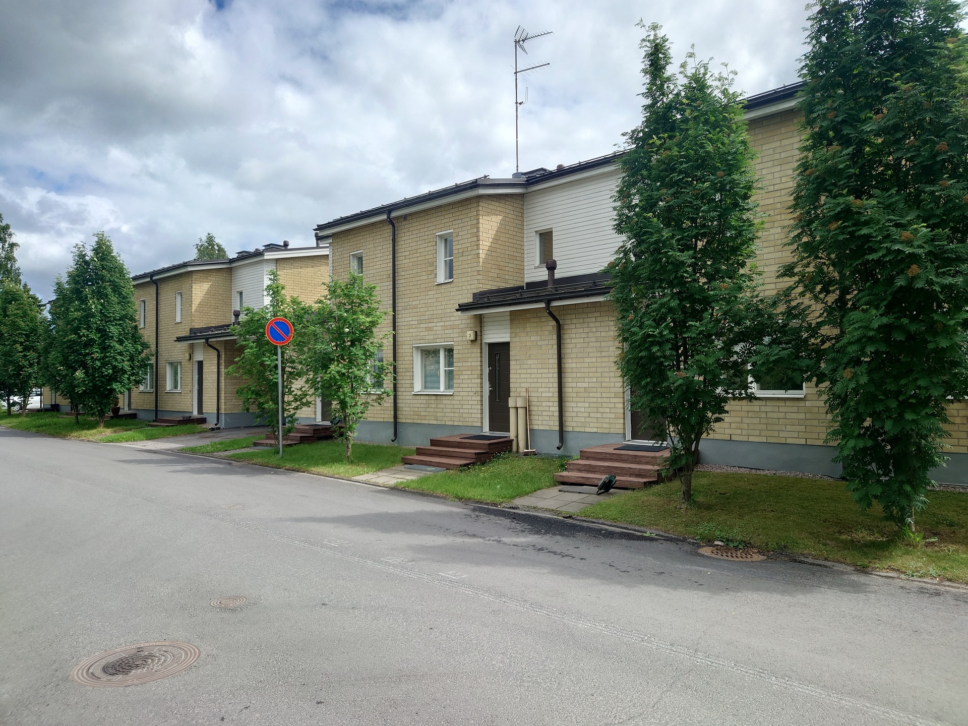 Huhtatie 6, Ylä-Malmi, Helsinki