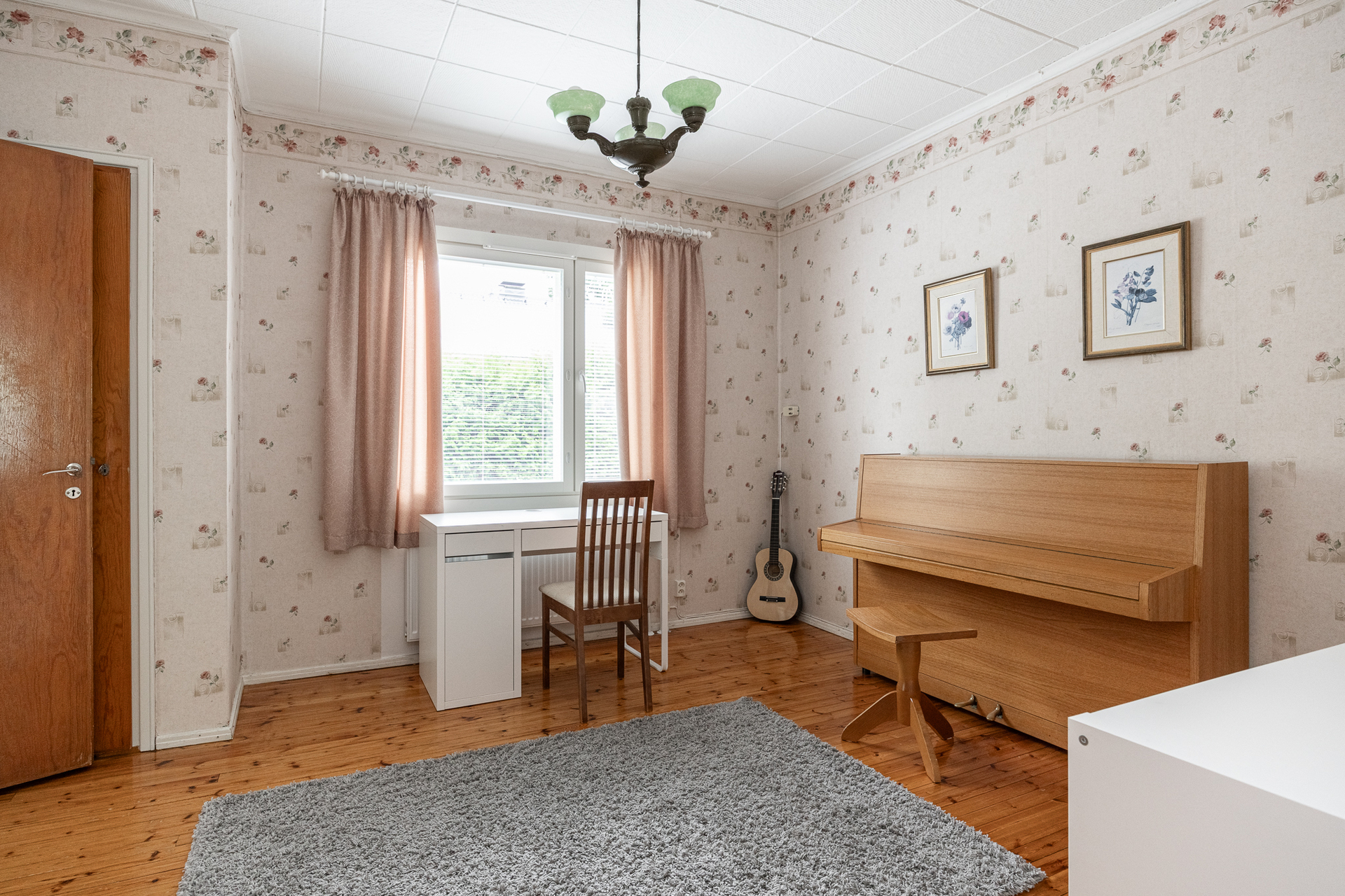 Keskikerroksen makuuhuone