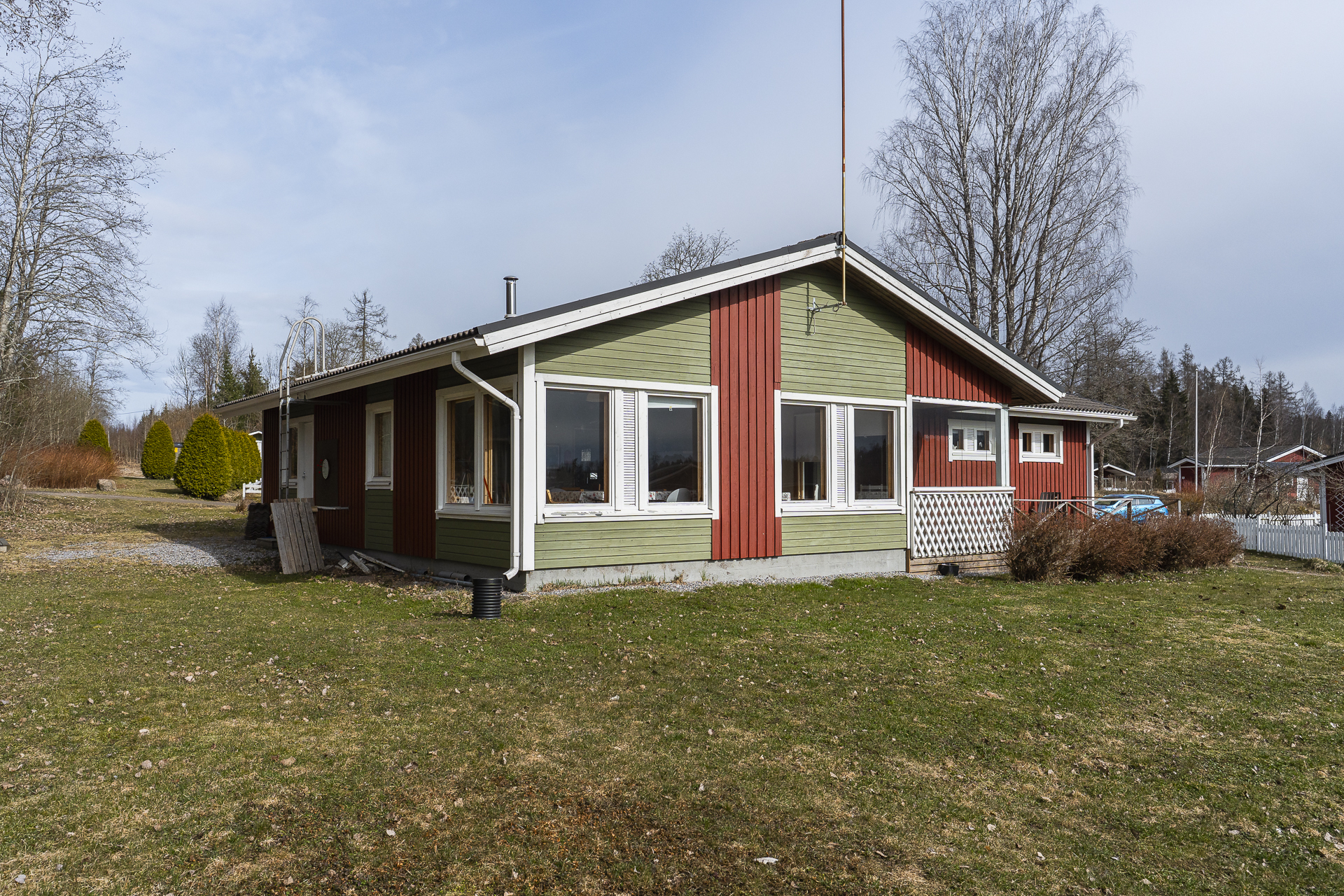 Huoltorakennus / kerhotila