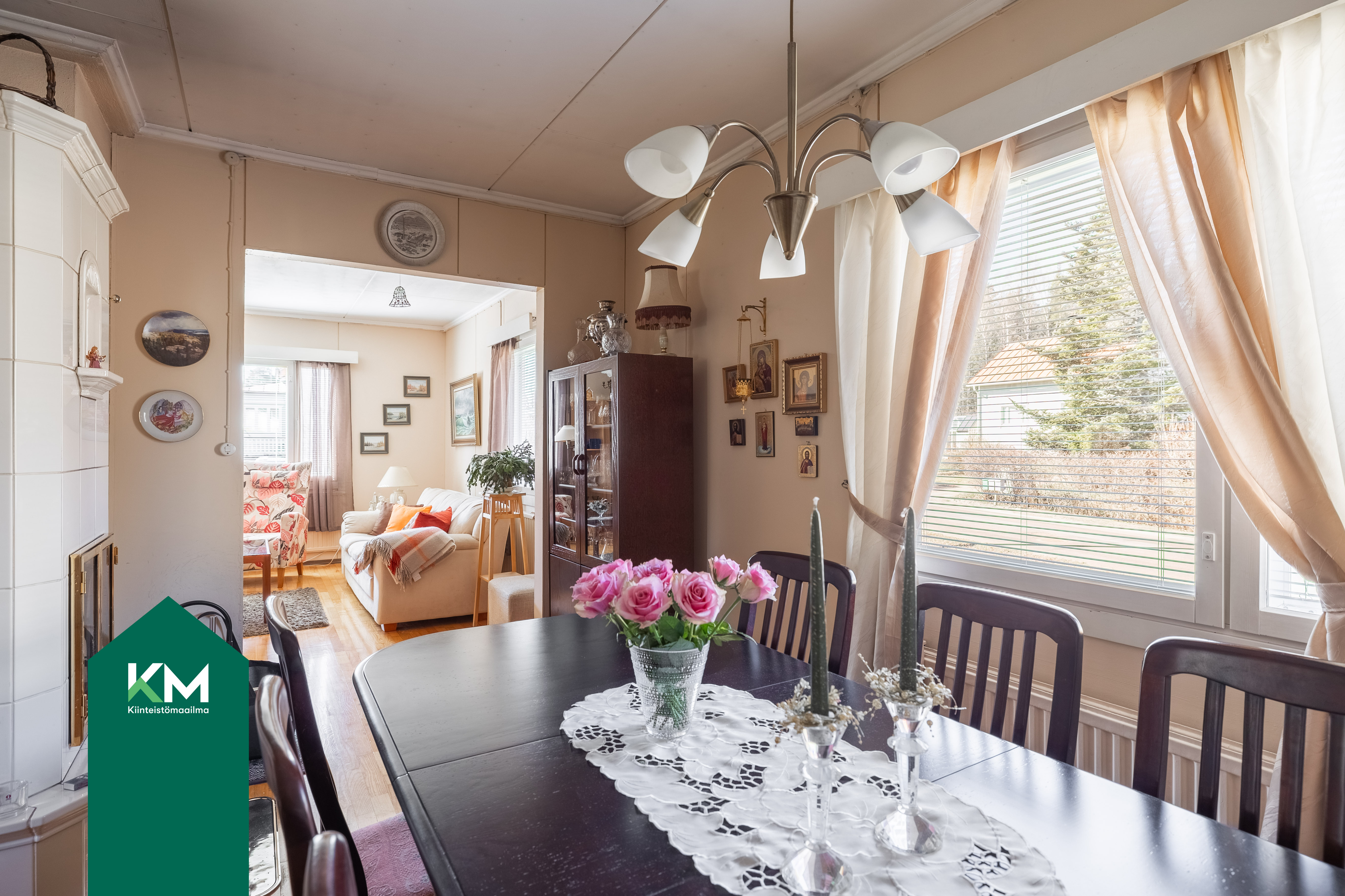 Keittiön vieressä on ruokailutila