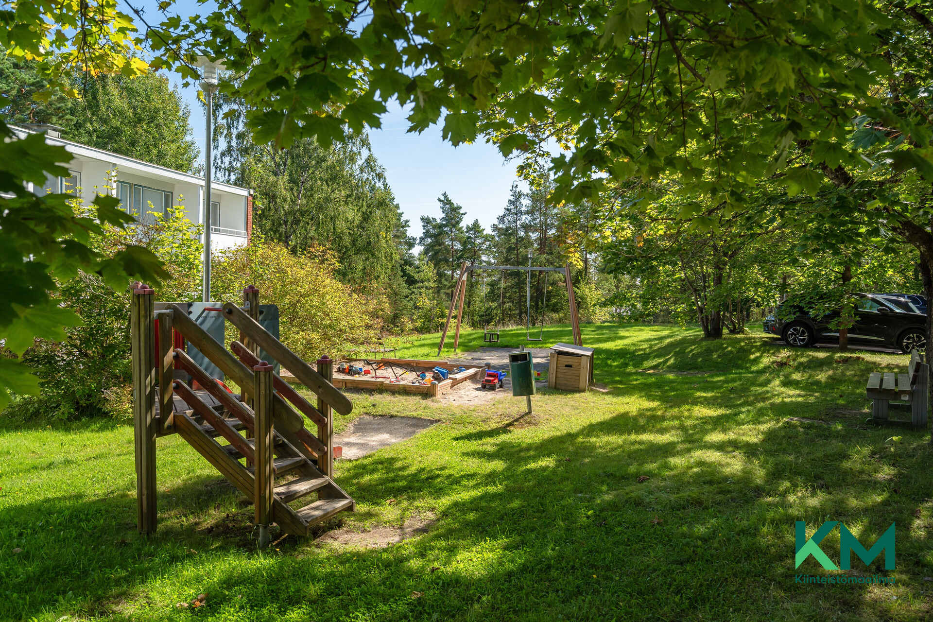 Urheilutie 8 , Kauniainen 