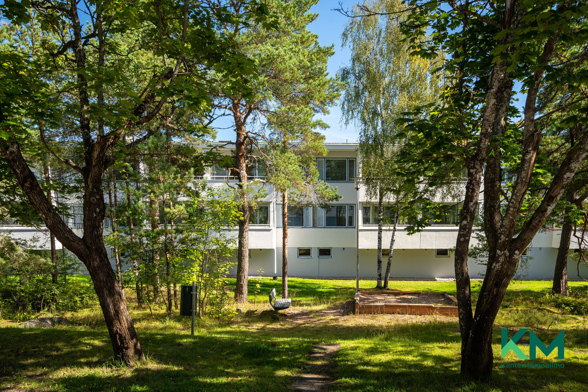 Urheilutie 8 , Kauniainen 