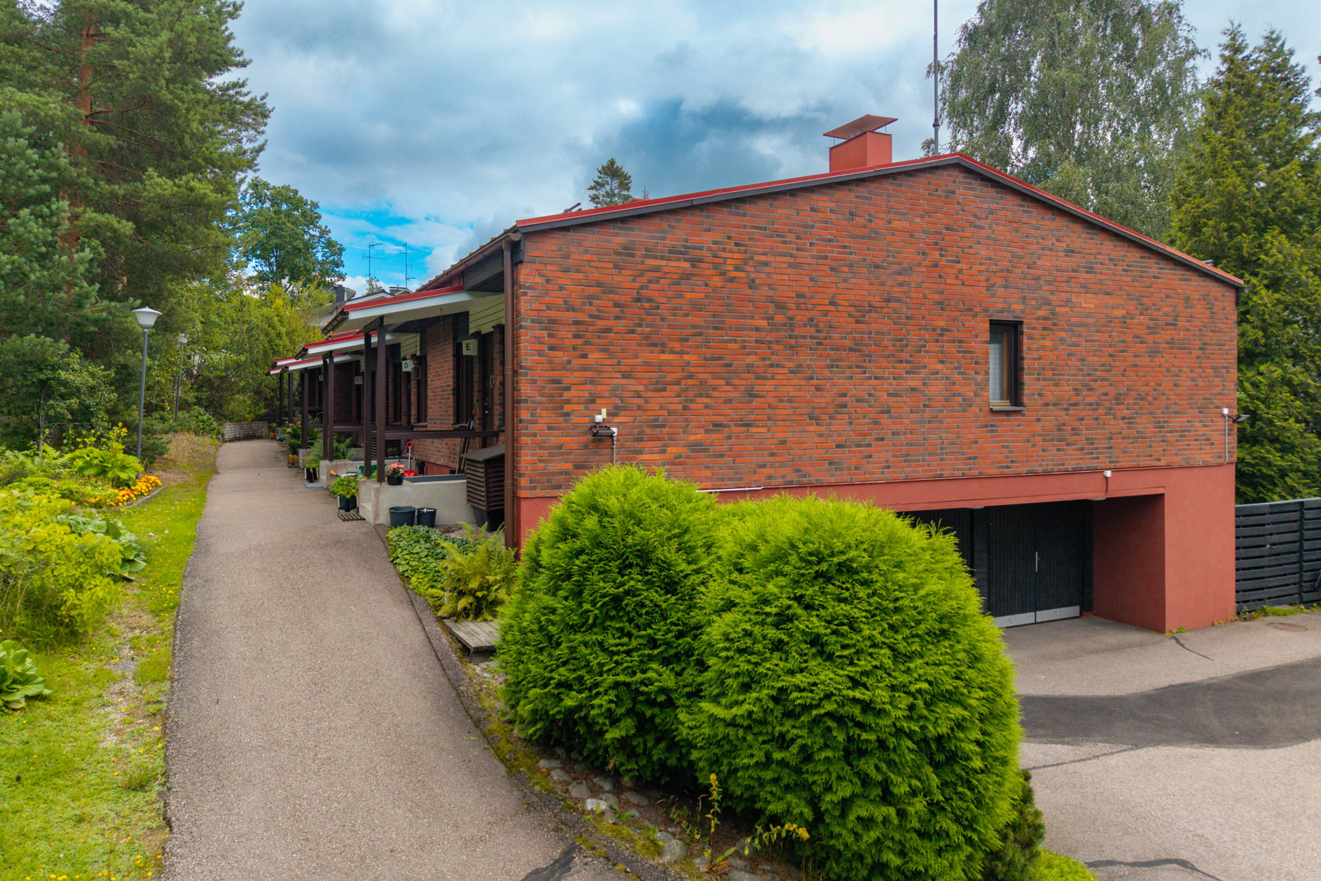 Koivikkotie 8, Kivimäki, Vantaa