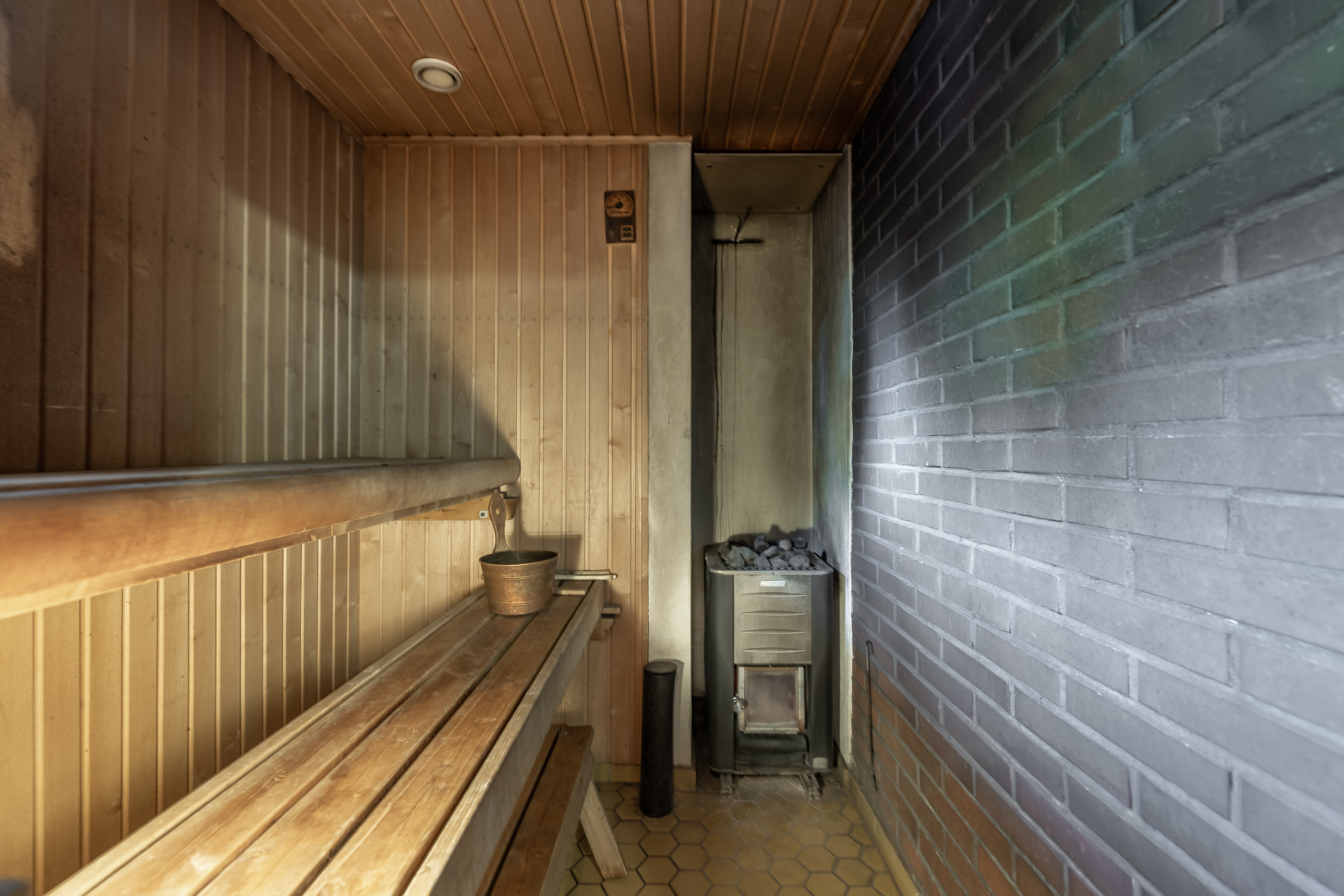 Sauna, jossa puukiuas