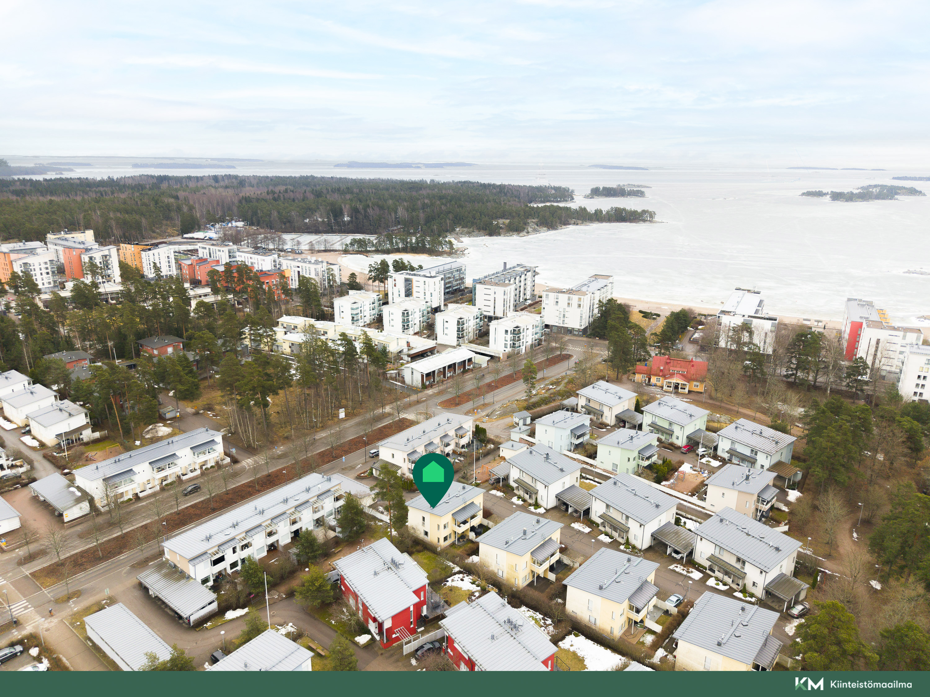 Koti upeassa merellisessä Aurinkolahdessa. 