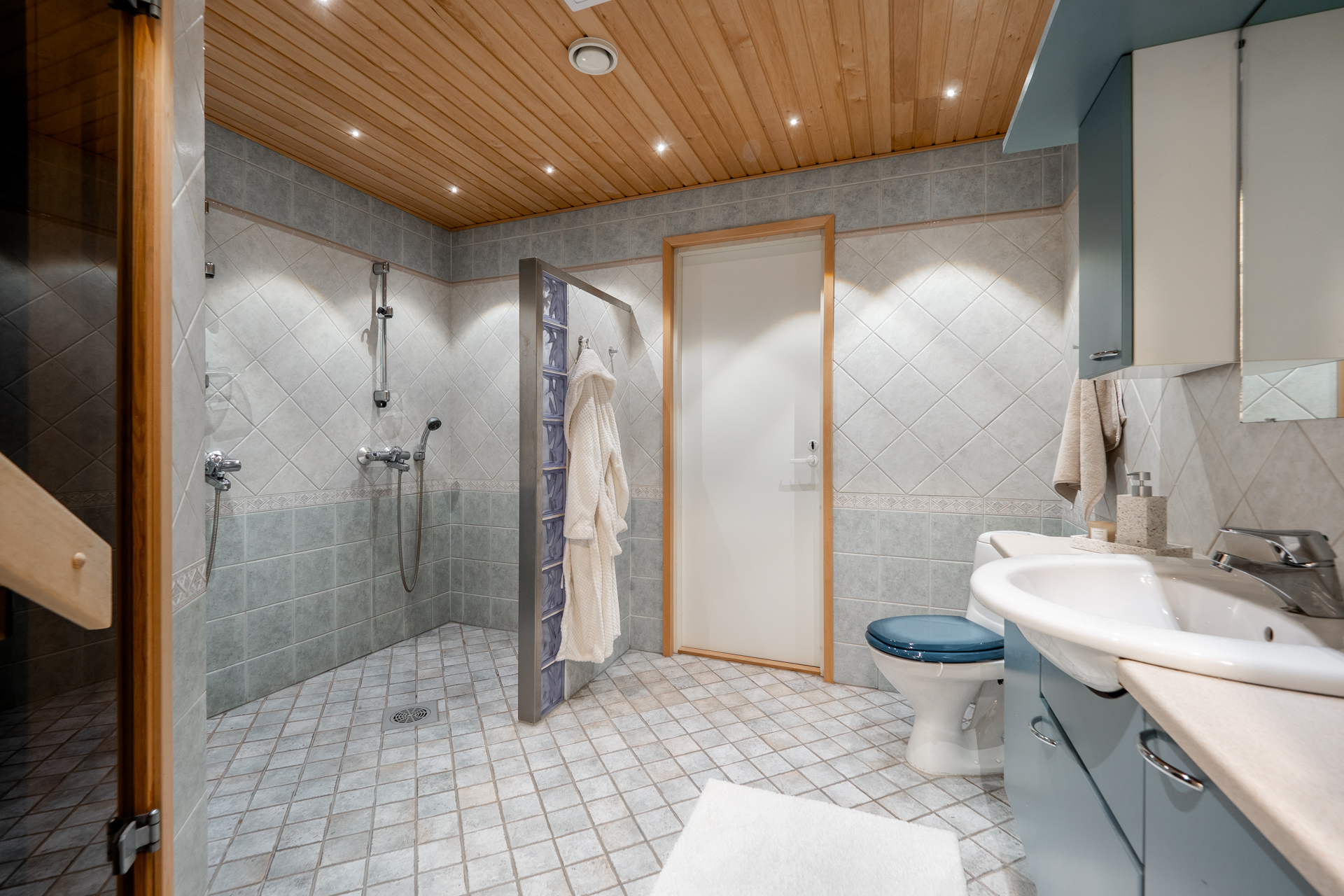 Kultasirkuntie 23, Oulunlahti, Oulu