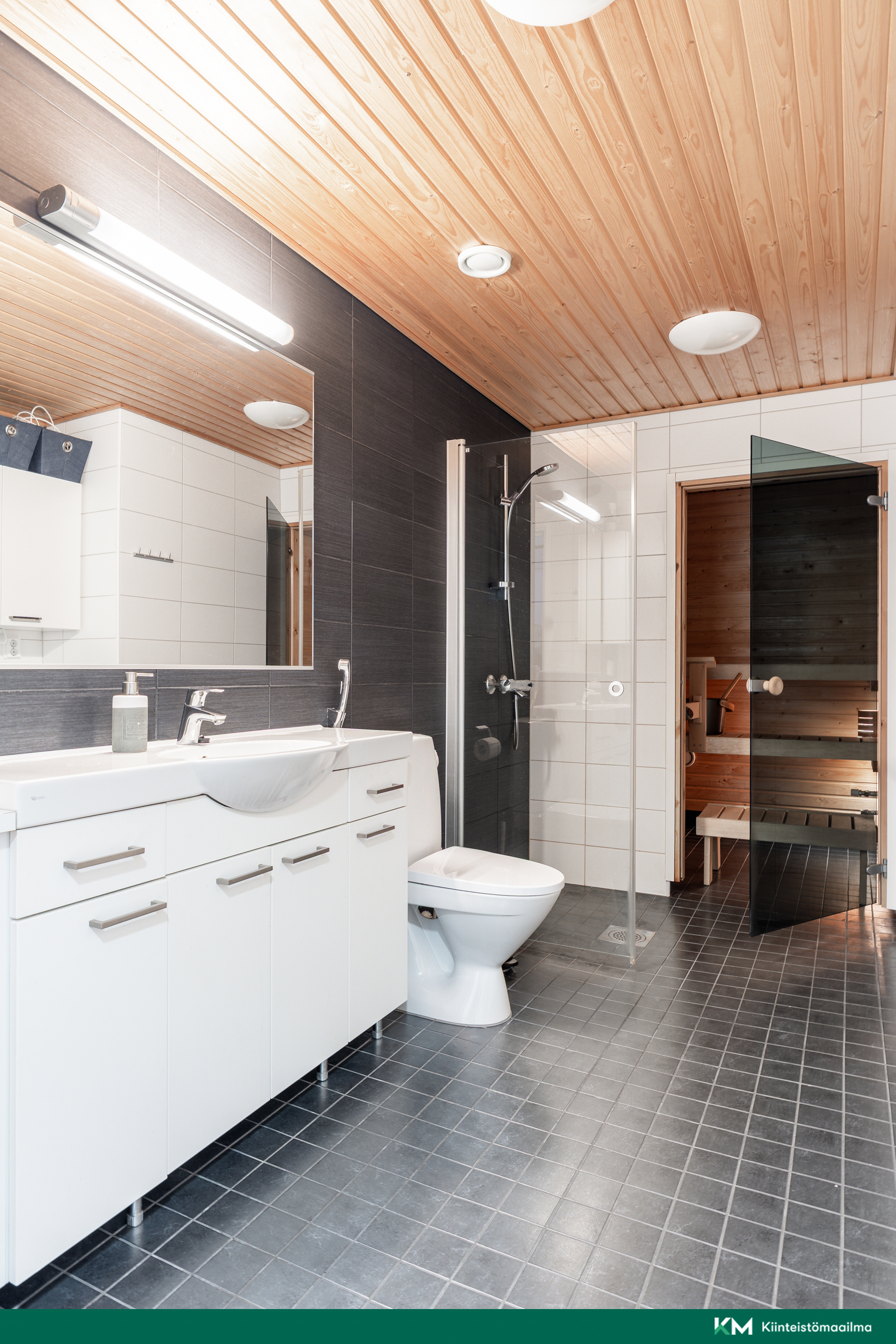Adjutantinkatu 8, Mäkkylä, Espoo