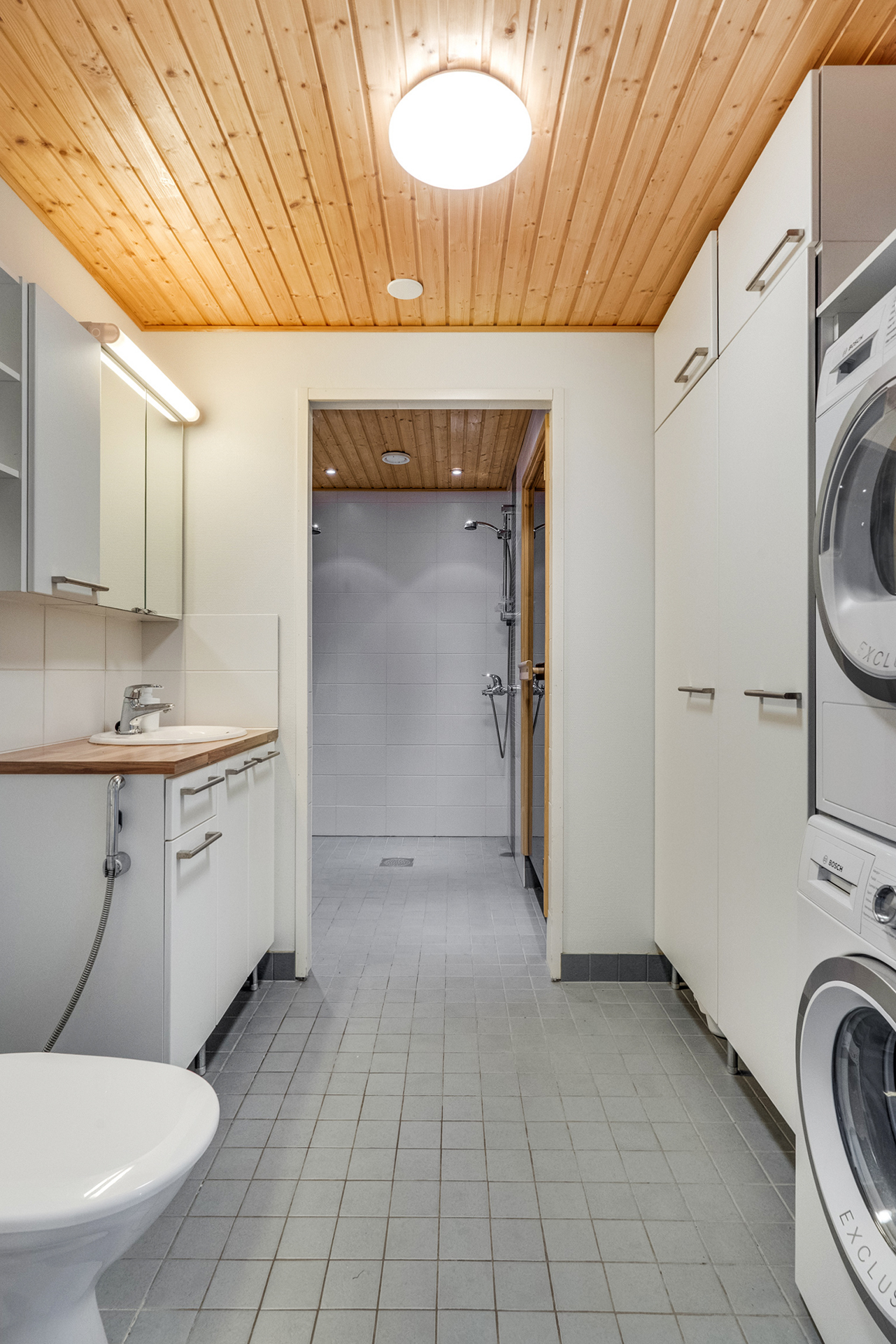Kätevä kodinhoitotila/wc