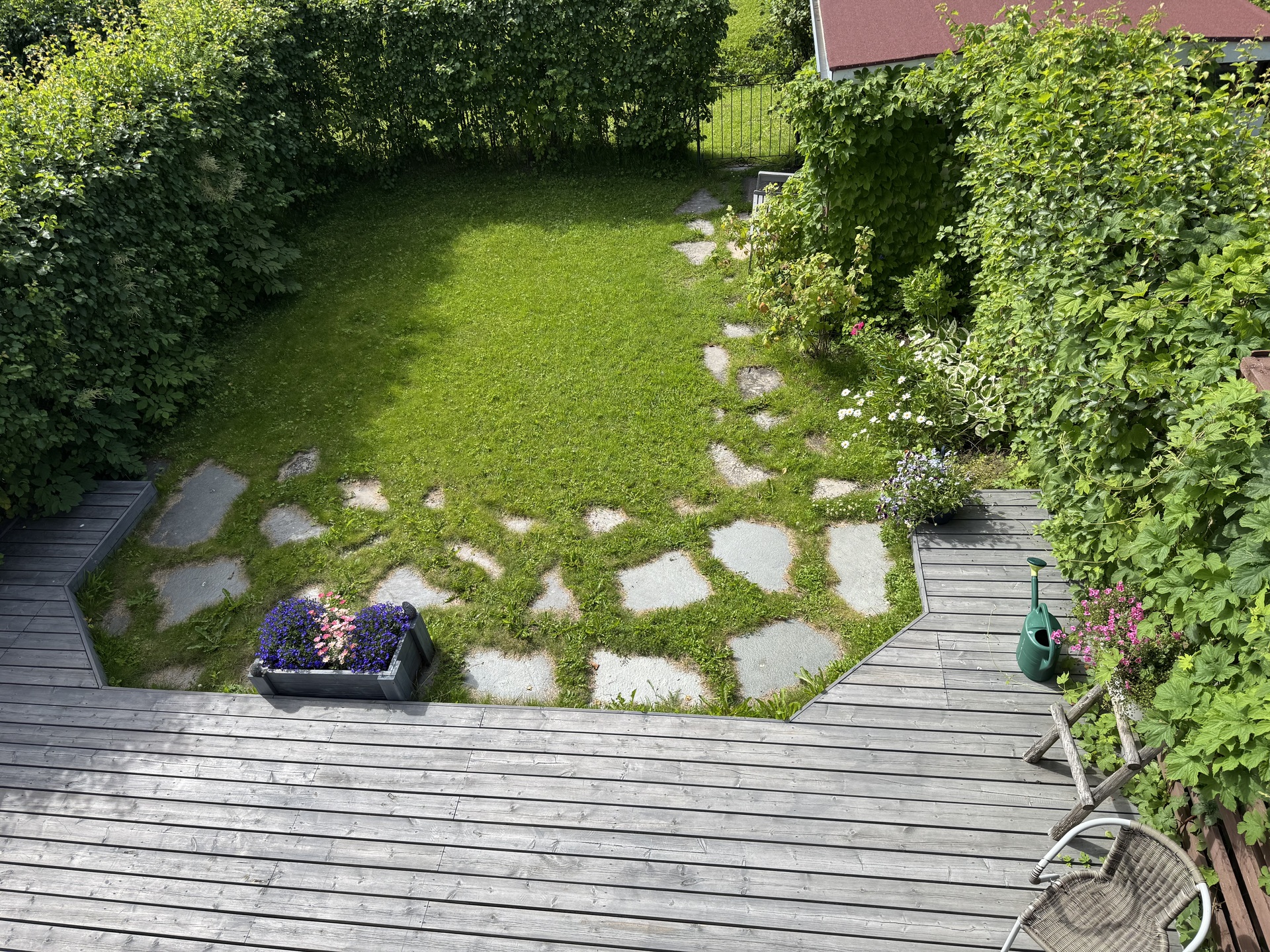 Asuntopiha näkymä parvekkeelta