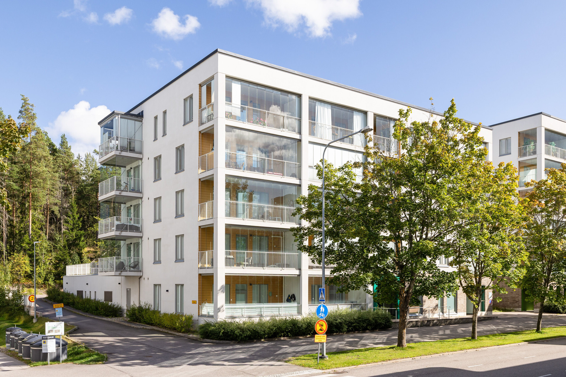 Eestinlaakso 9, Eestinlaakso, Espoo