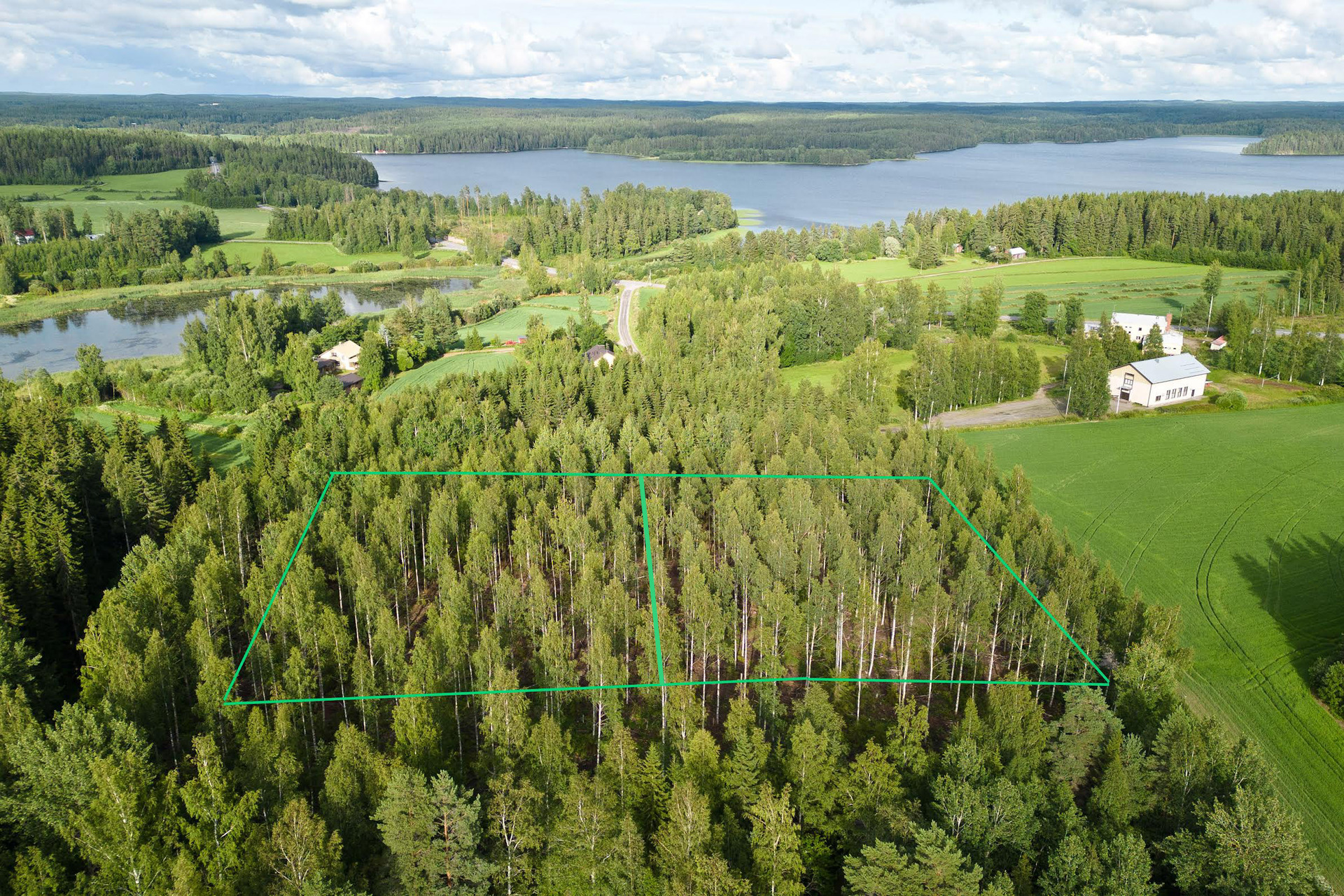 Nuutilanlahdentie 40, Velaatta