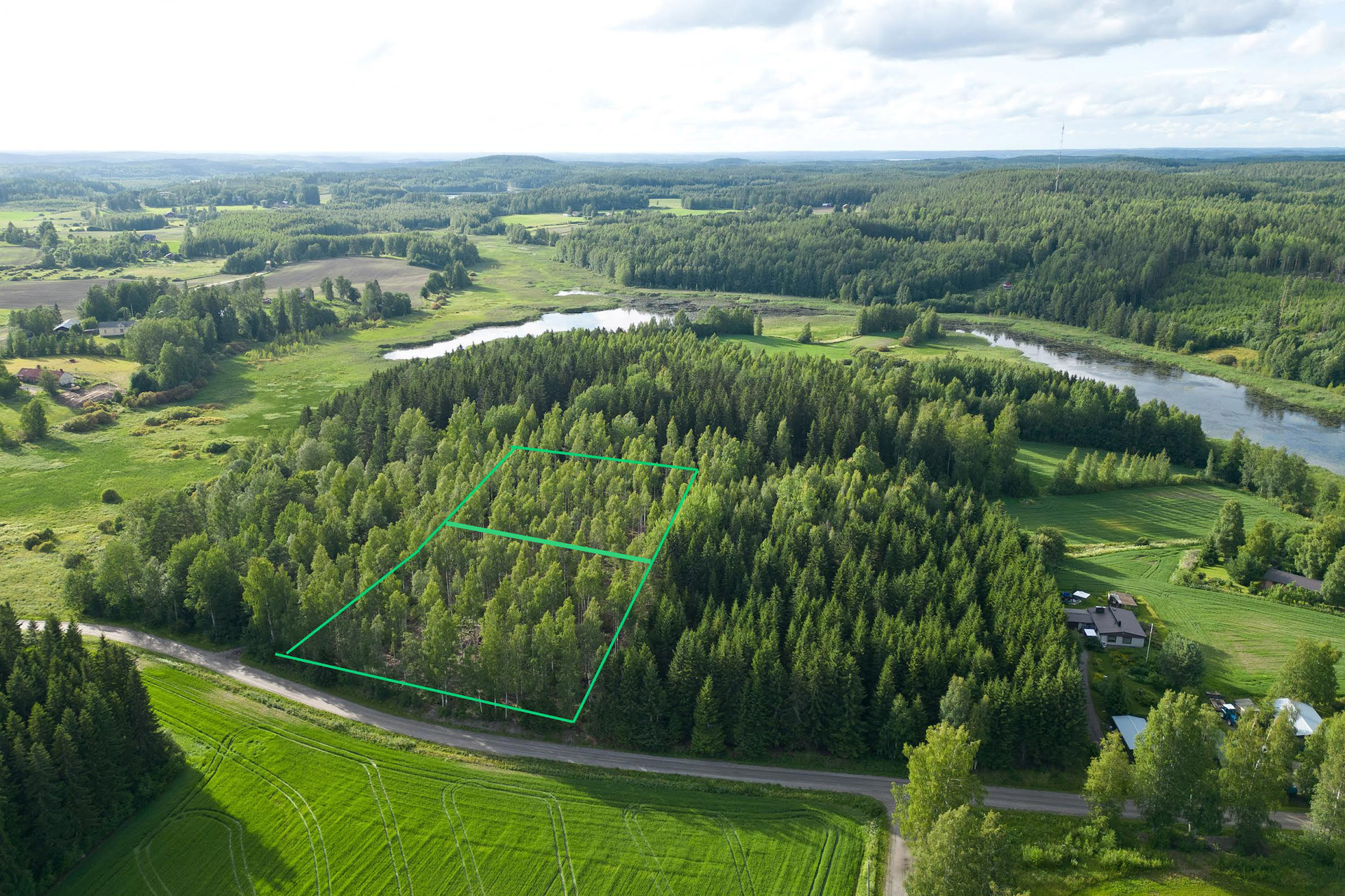 Nuutilanlahdentie 40, Velaatta