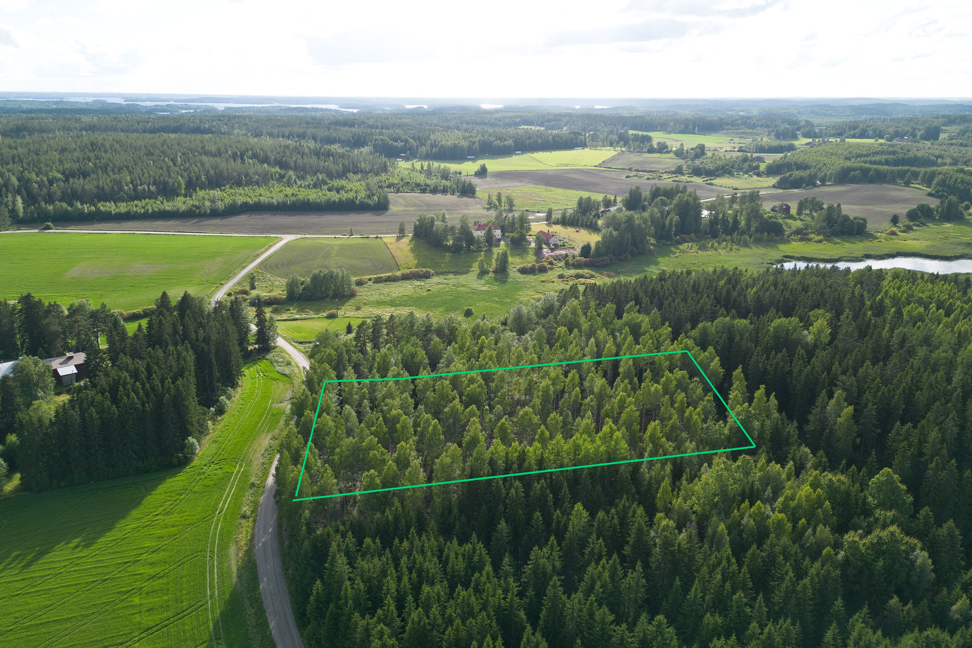 Nuutilanlahdentie 40, Velaatta