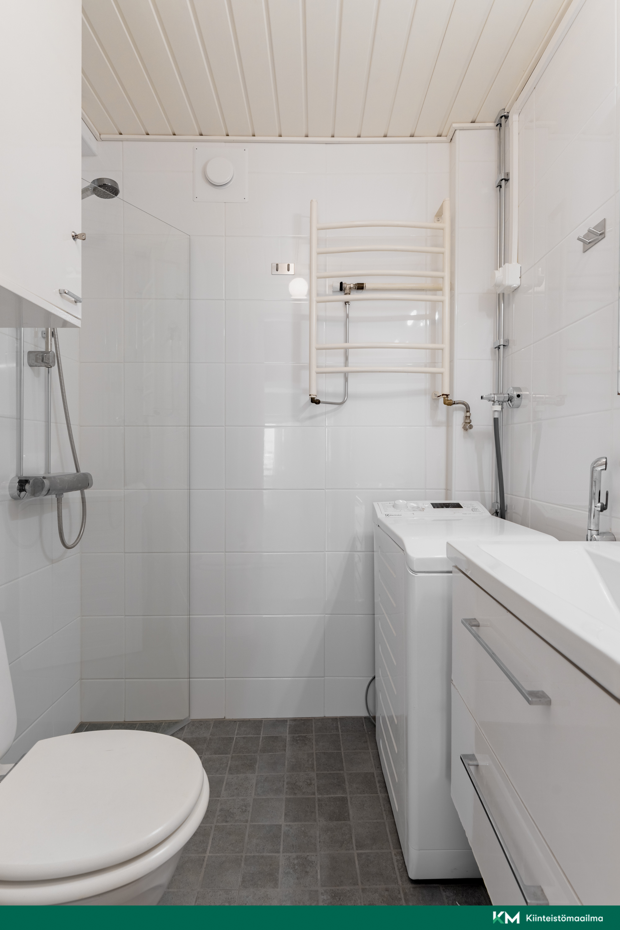 Juuri saneerattu kylpyhuone