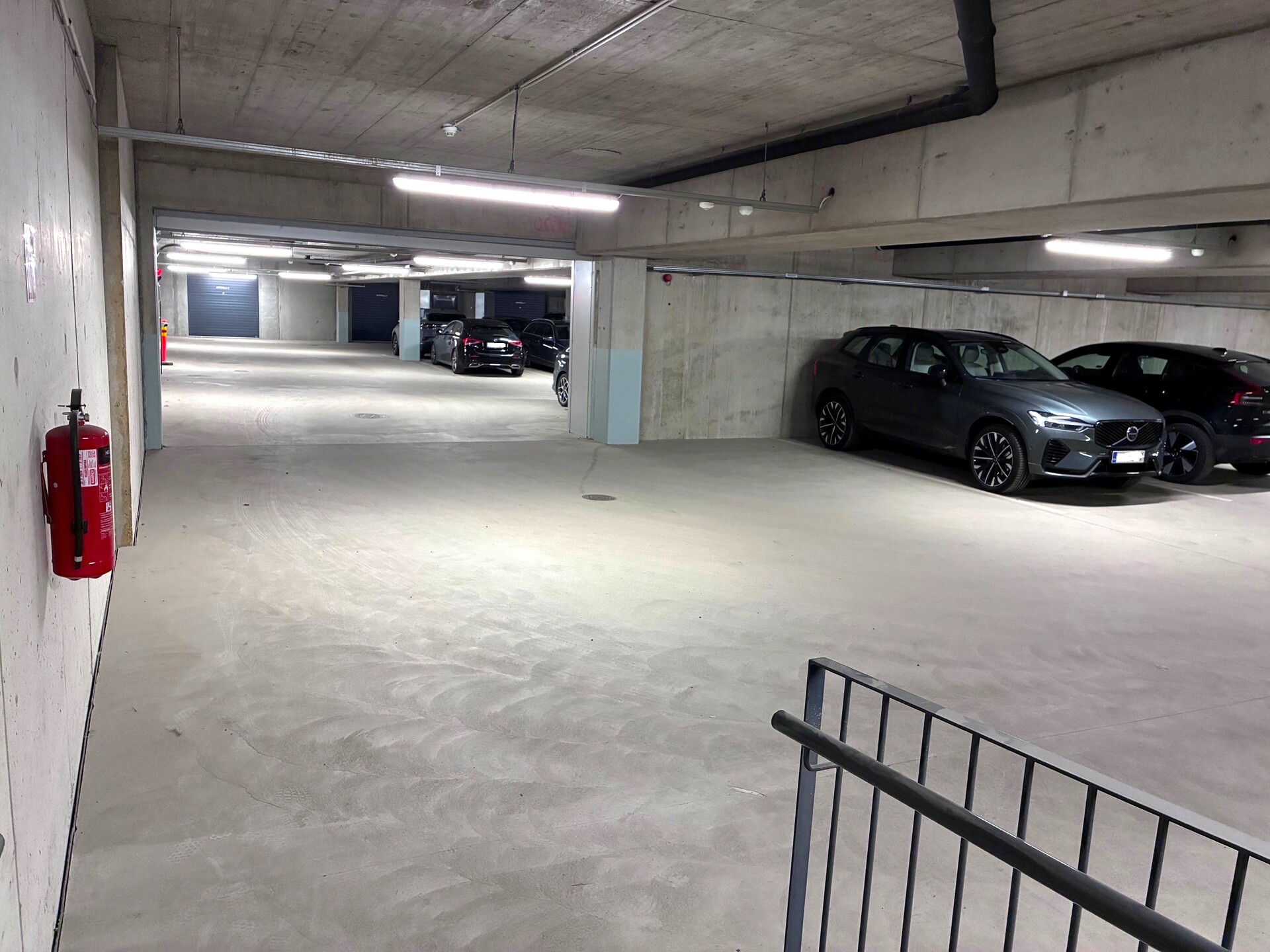 Autohallipaikka mahdollista ostaa
