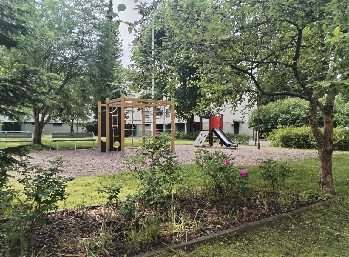 Vanamontie 4, Simonkylä, Vantaa