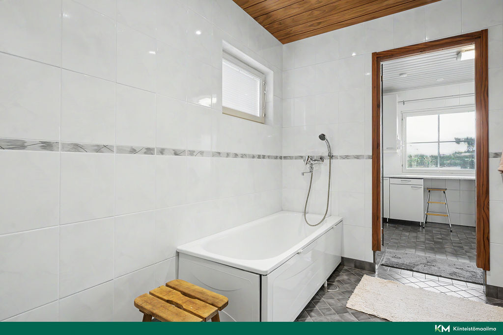 Peukaloisentie 18, Nurmijärvi