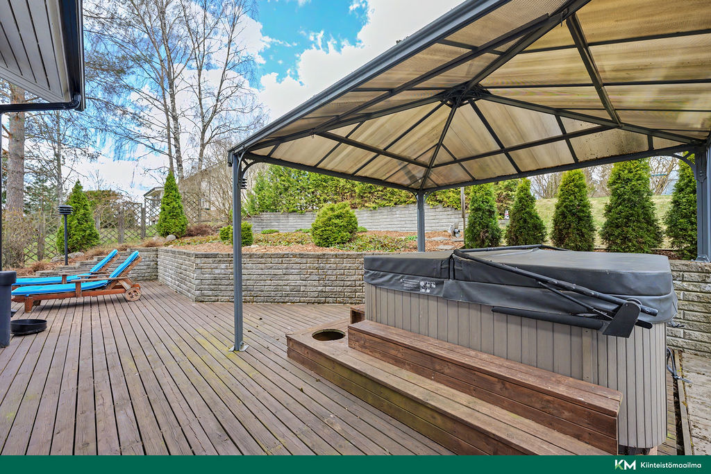 Peukaloisentie 18, Nurmijärvi