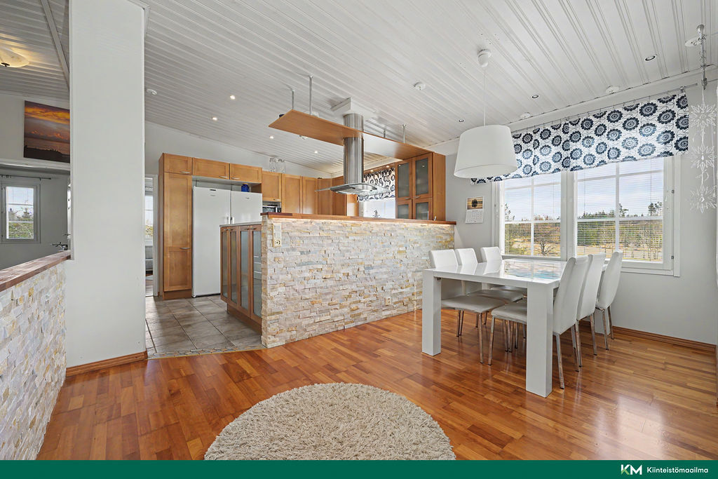 Peukaloisentie 18, Nurmijärvi