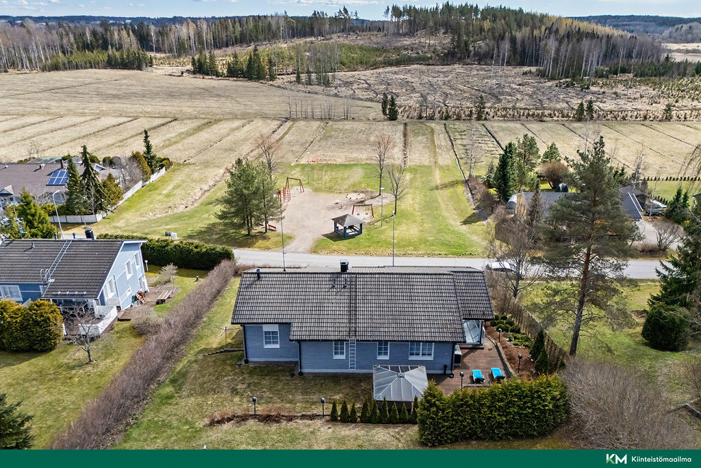 Peukaloisentie 18, Nurmijärvi