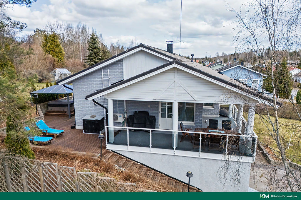 Peukaloisentie 18, Nurmijärvi