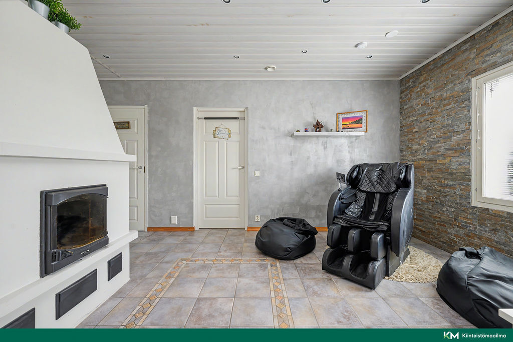 Peukaloisentie 18, Nurmijärvi