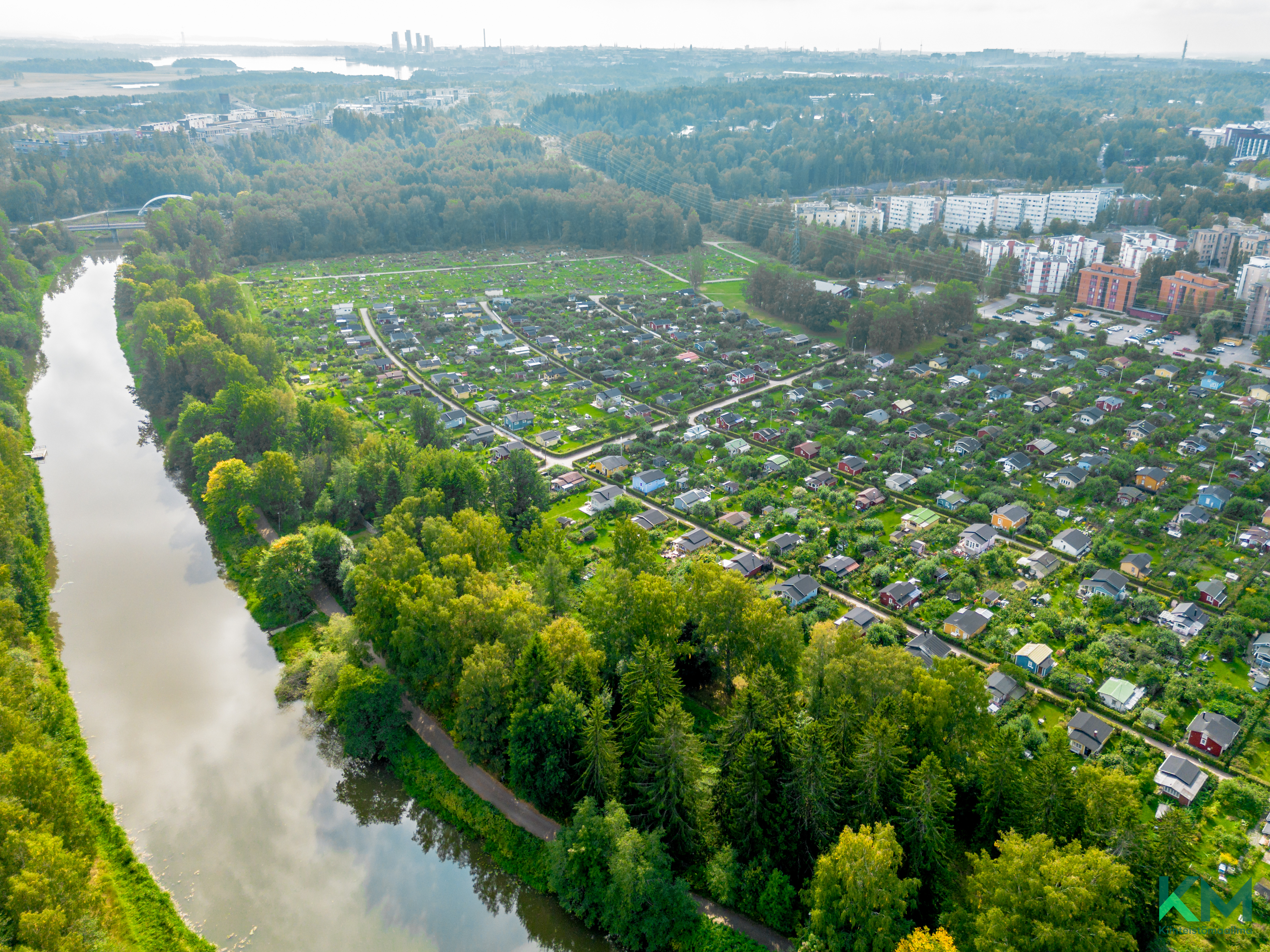 Syyskuulta alueesta kuvaa.