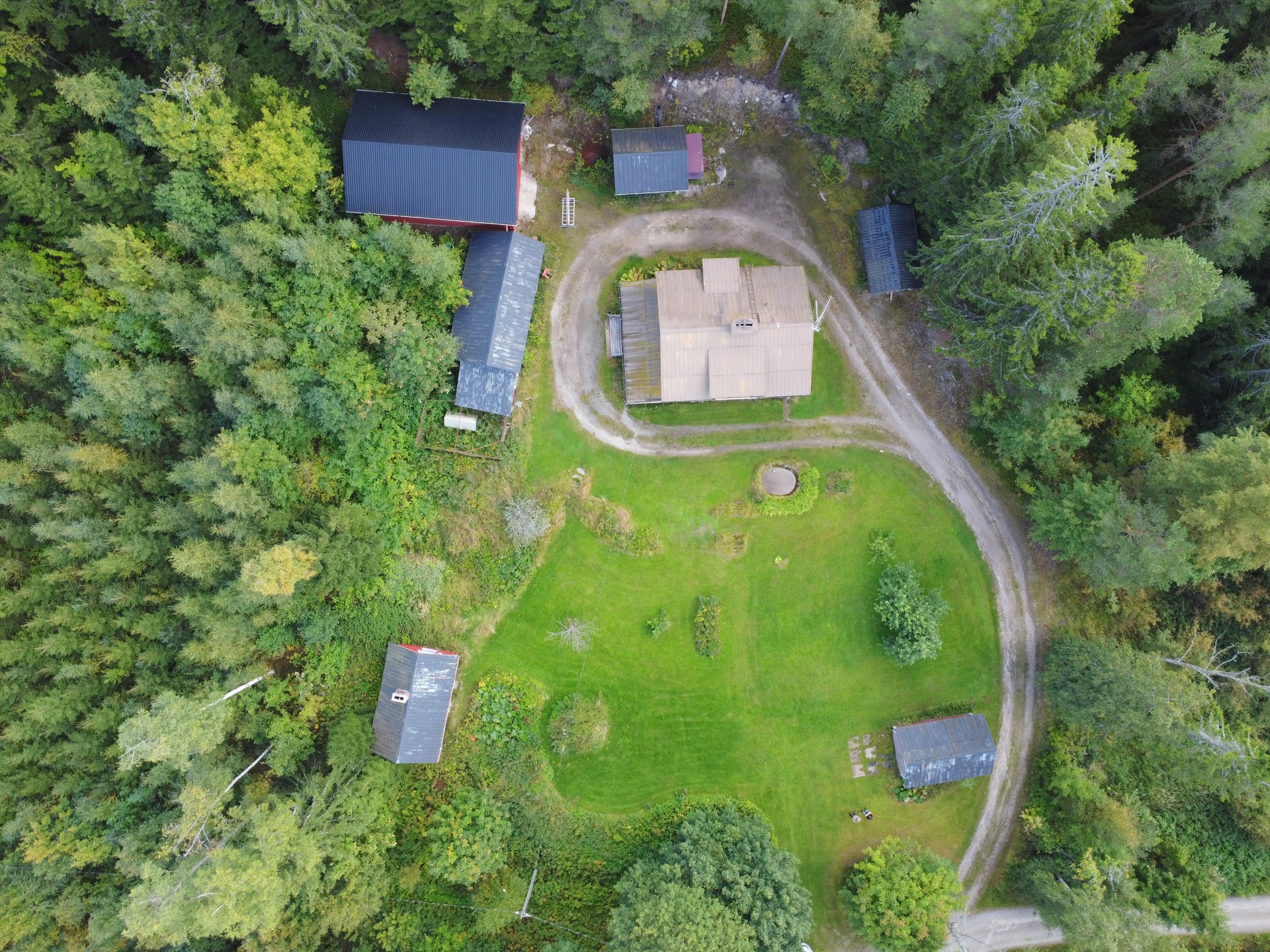 Salonmäentie 83, Mieto, Kurikka
