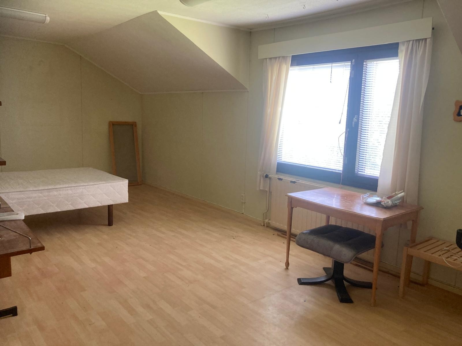 Salonmäentie 83, Mieto, Kurikka