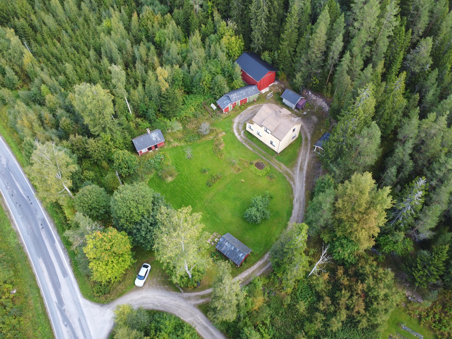 Salonmäentie 83, Mieto, Kurikka