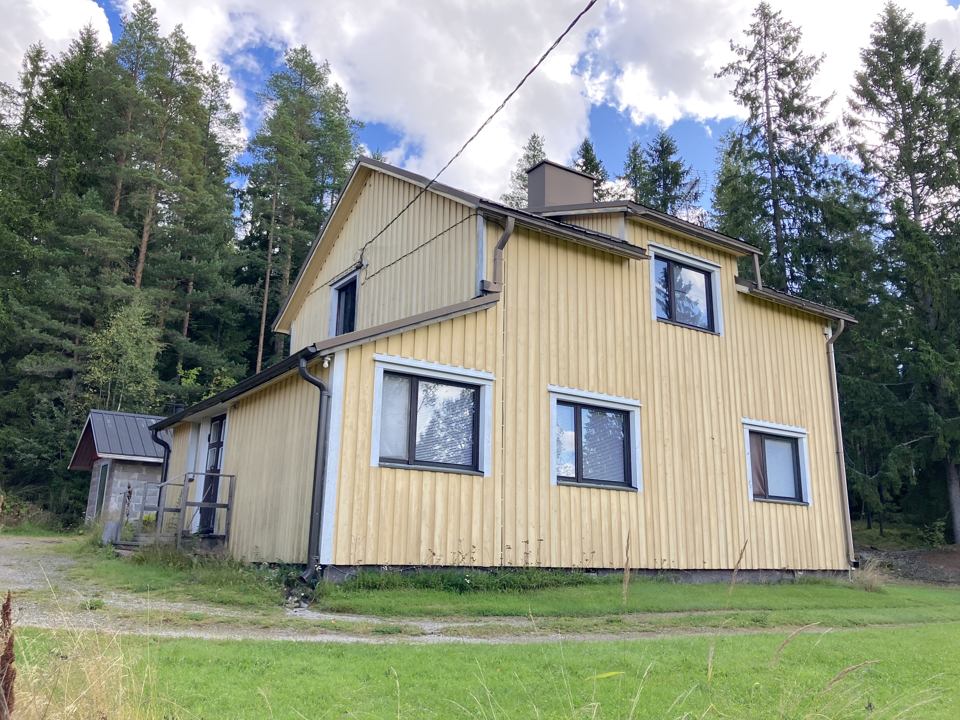 Salonmäentie 83, Mieto, Kurikka