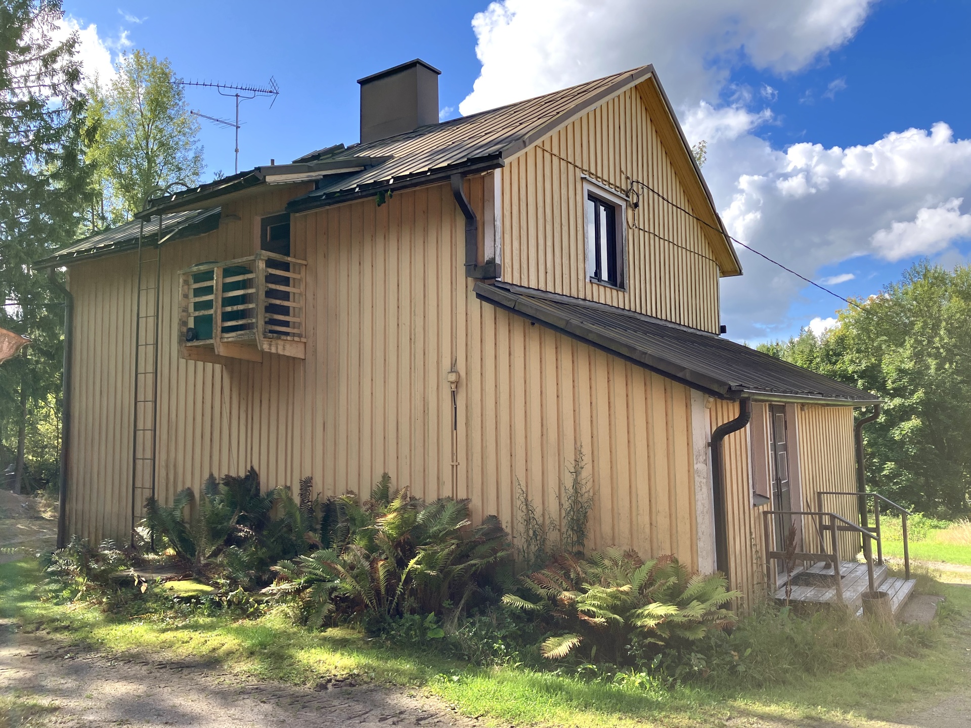 Salonmäentie 83, Mieto, Kurikka