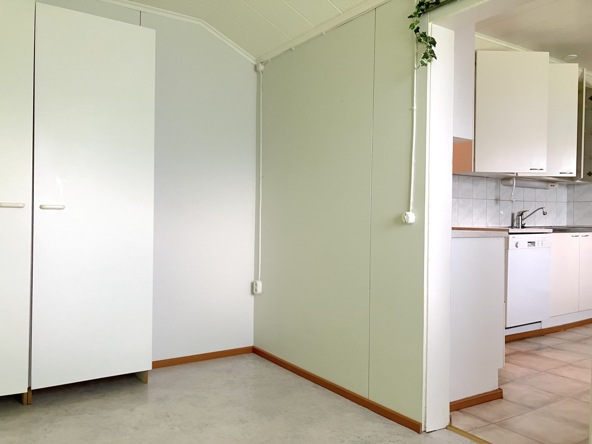 Salonmäentie 83, Mieto, Kurikka