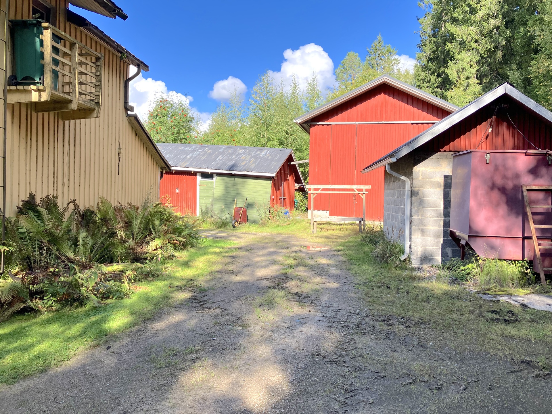Salonmäentie 83, Mieto, Kurikka