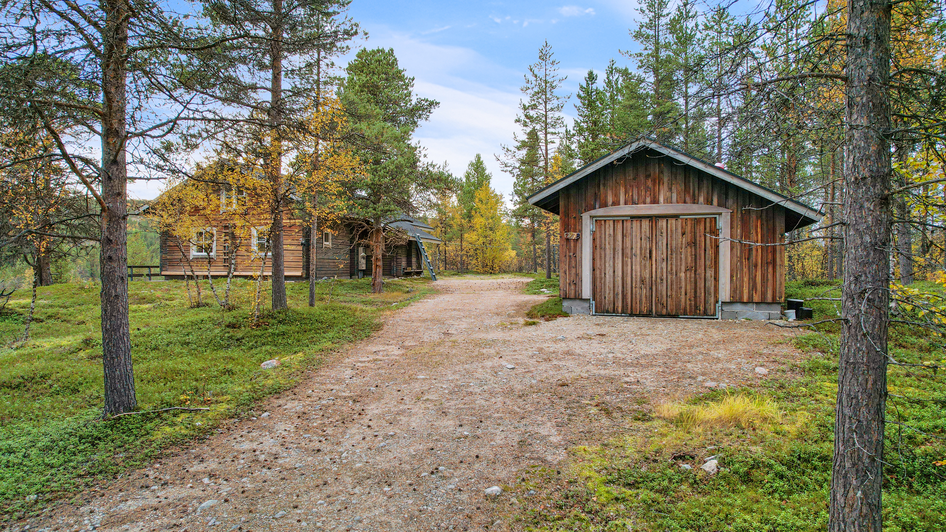 Päärakennus ja talousrakennus
