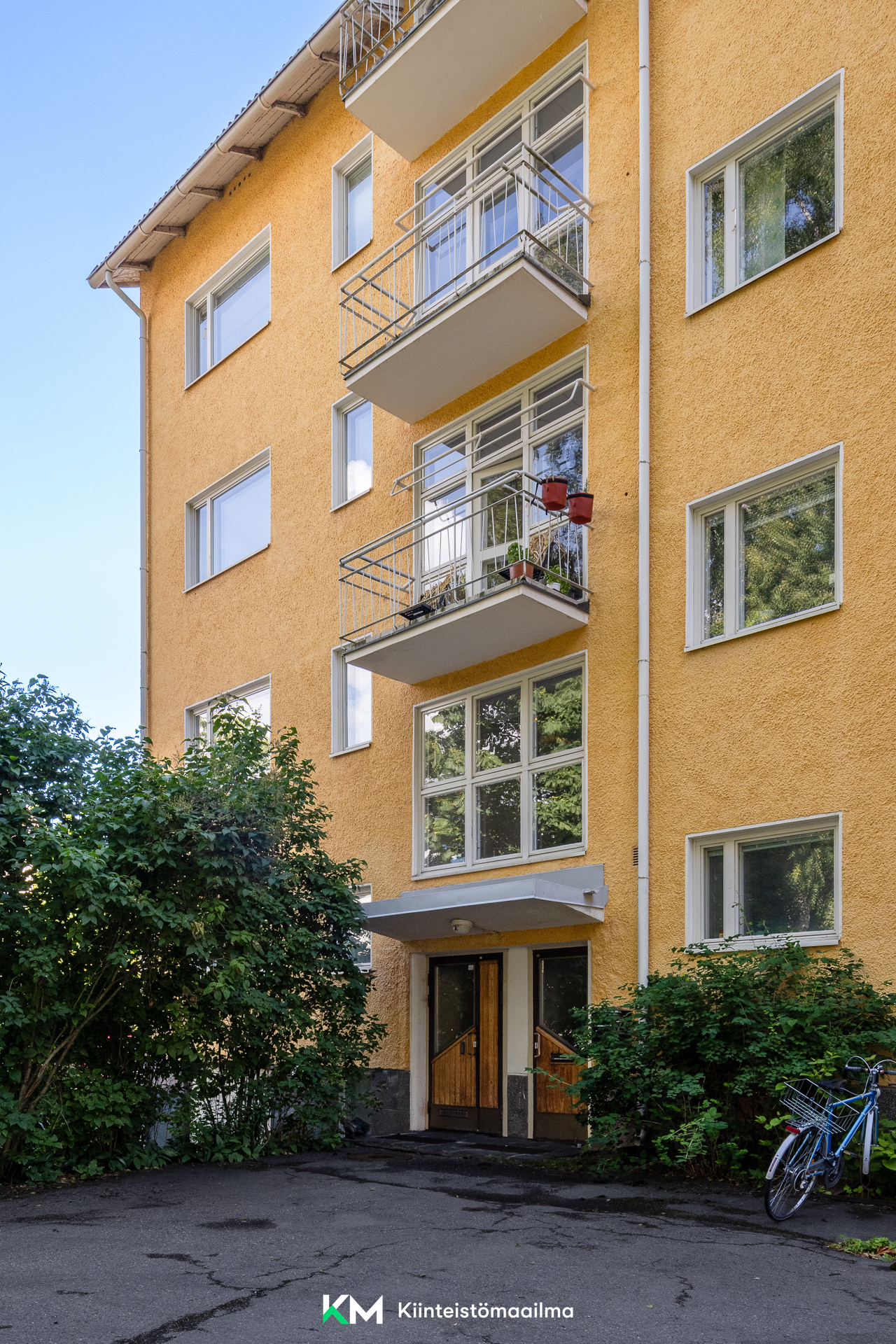 Sisäänkäynti A-rappuun