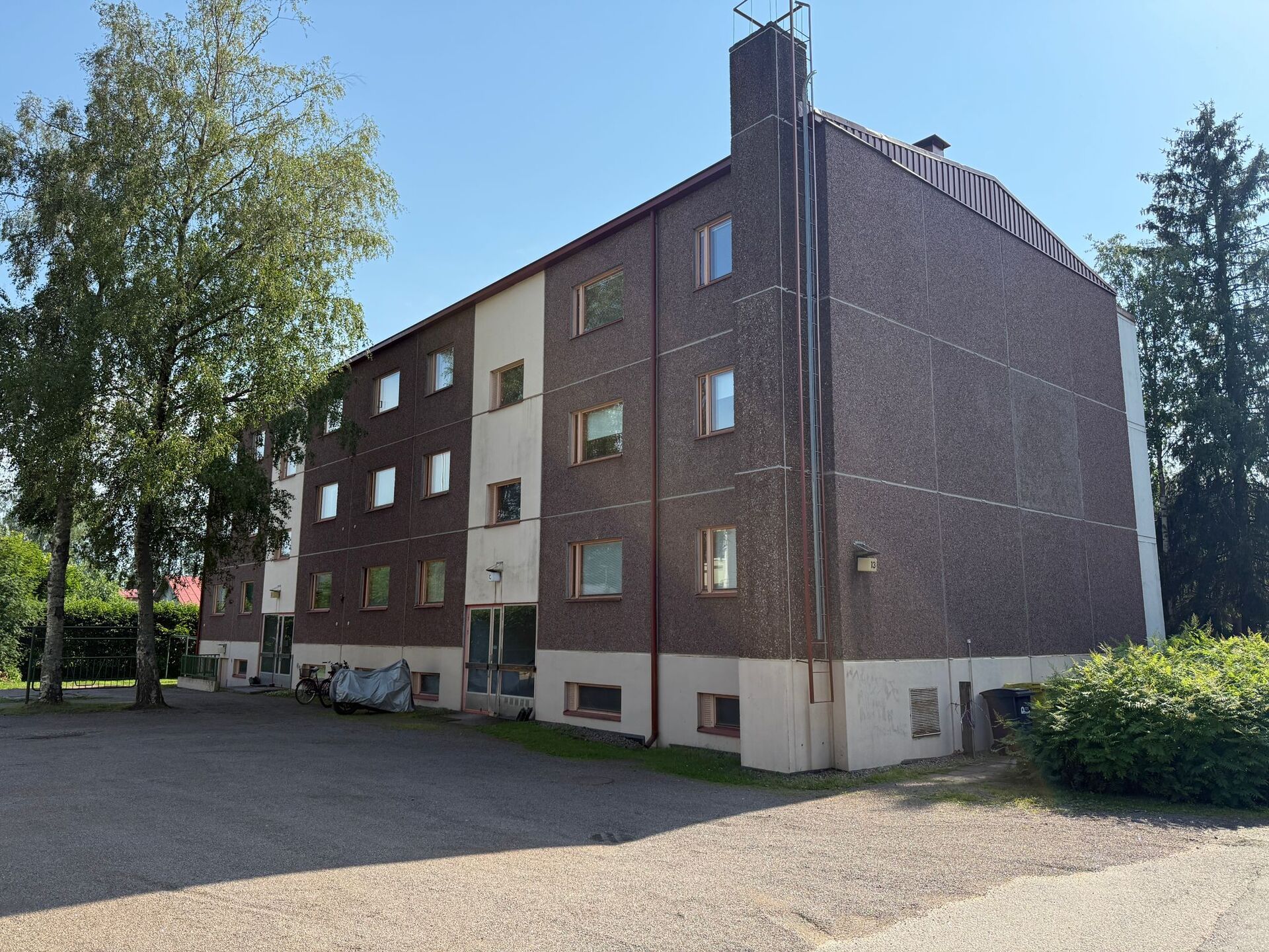 Lukkarinkatu 13-15, Hovila, Kotka
