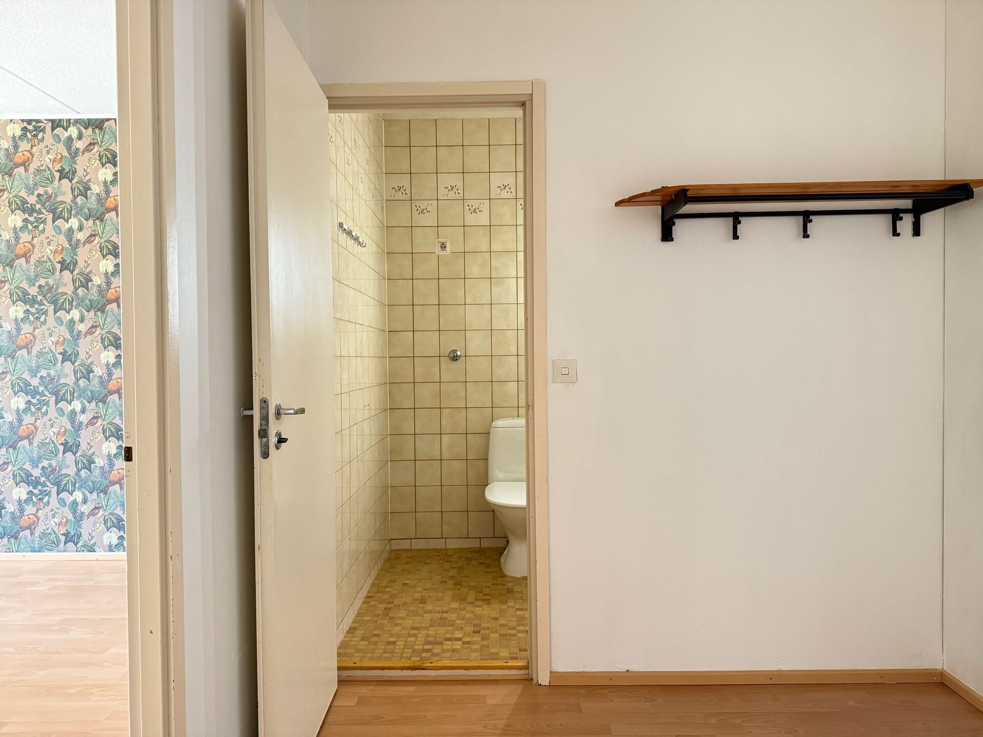 Lukkarinkatu 13-15, Hovila, Kotka
