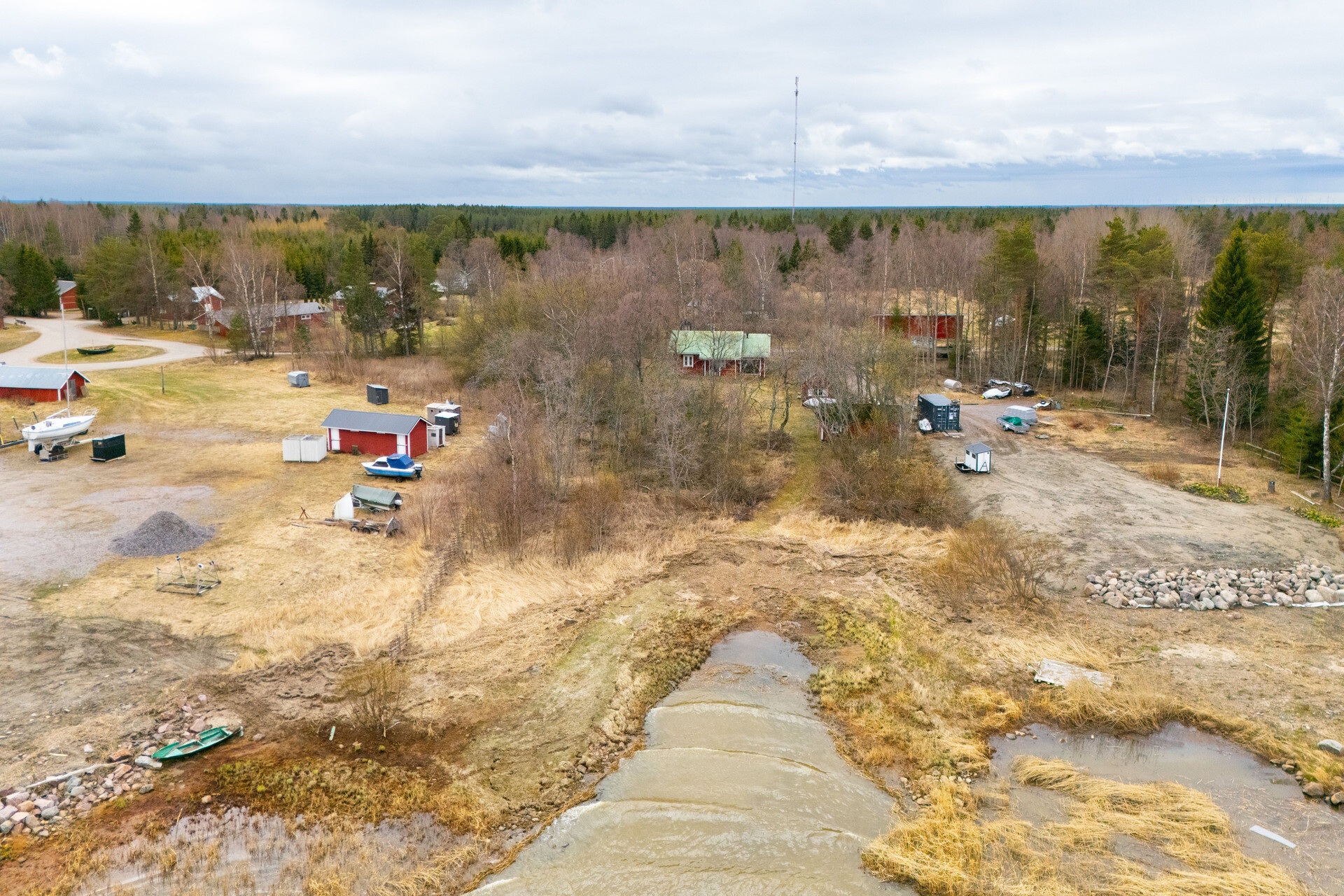 Vatungintie 1, Varjakka, Lumijoki