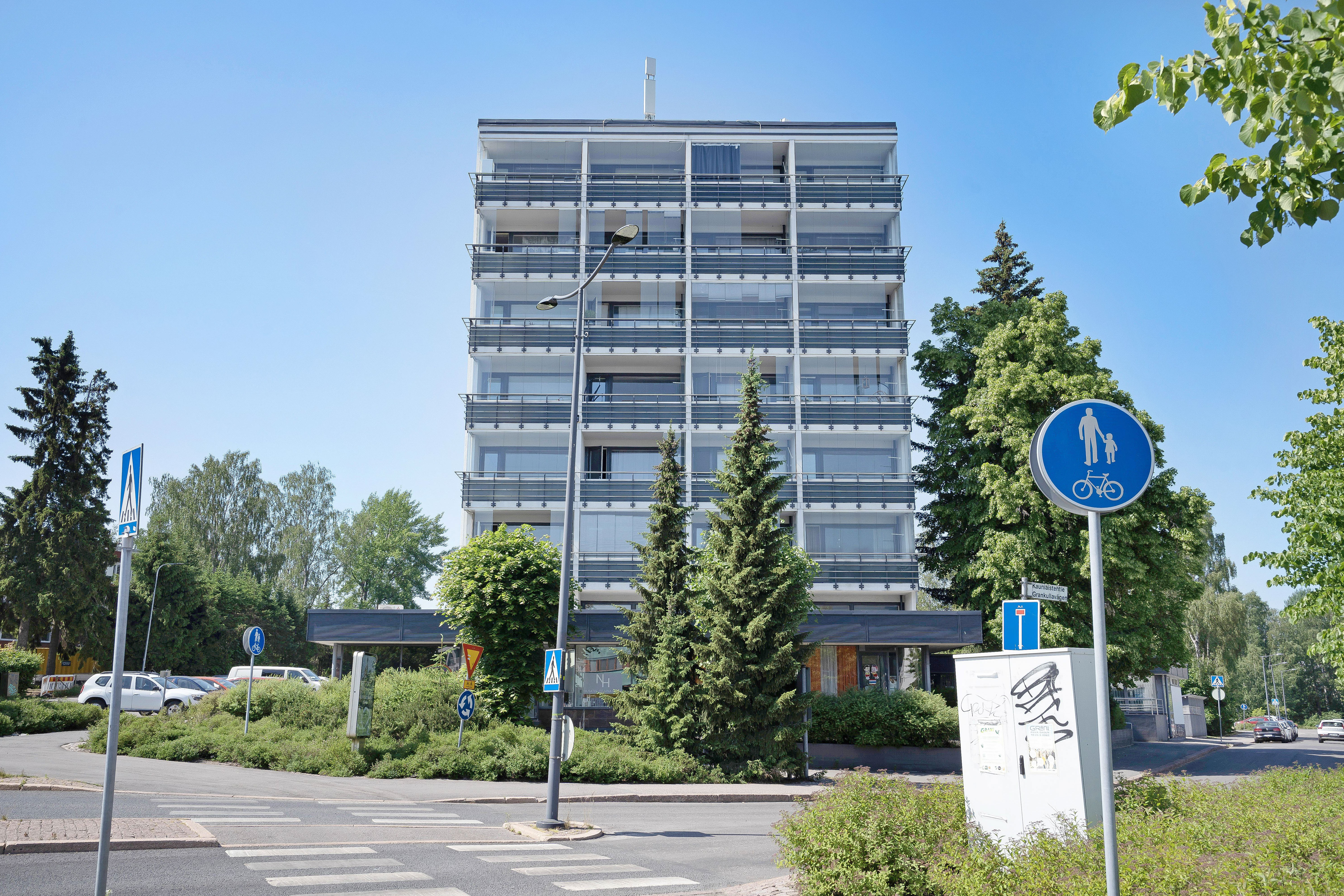 Kirkkotie 15 , Kauniainen