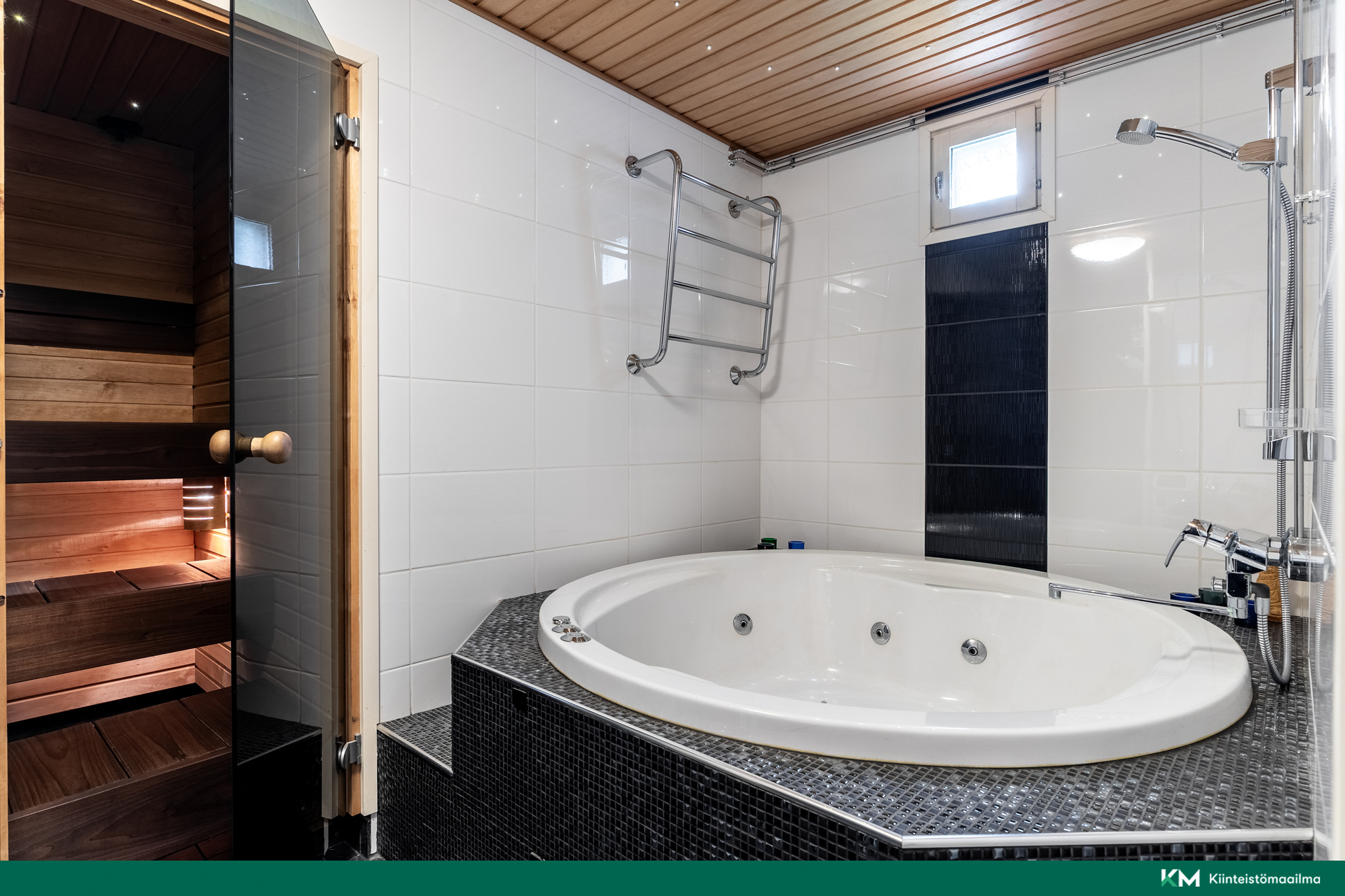 Oma sauna ja poreallas lisäävät arjen luksusta!