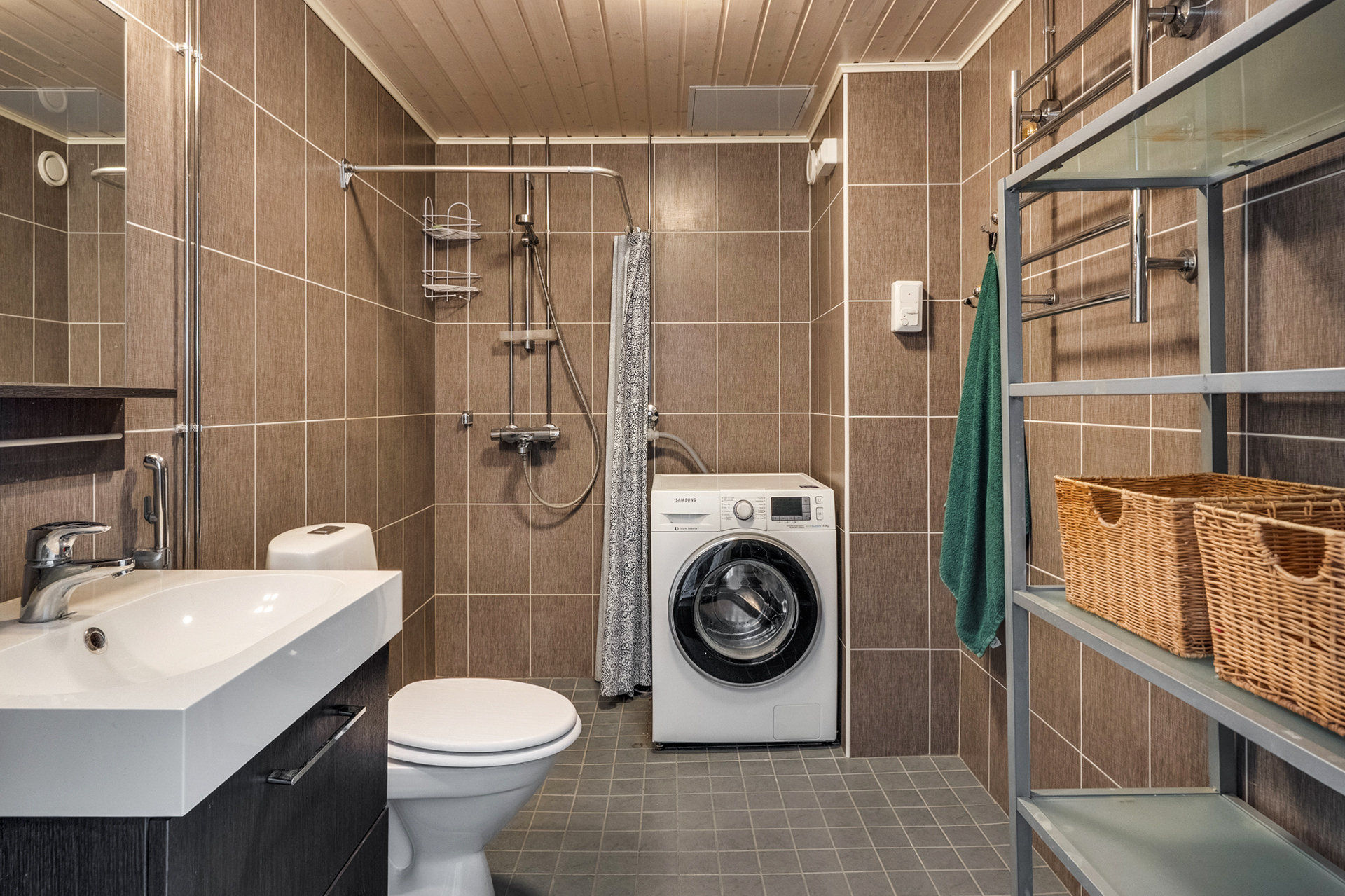 Virontörmänkatu 8, Tesoma, Tampere