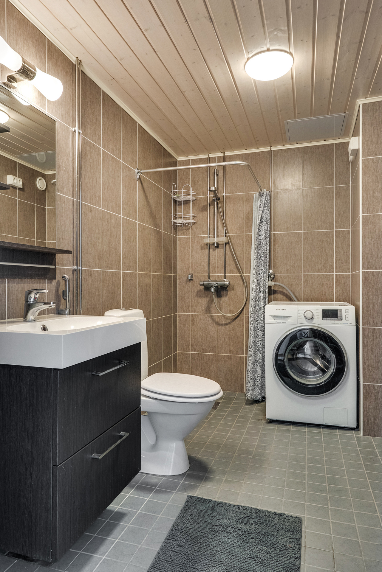 Virontörmänkatu 8, Tesoma, Tampere