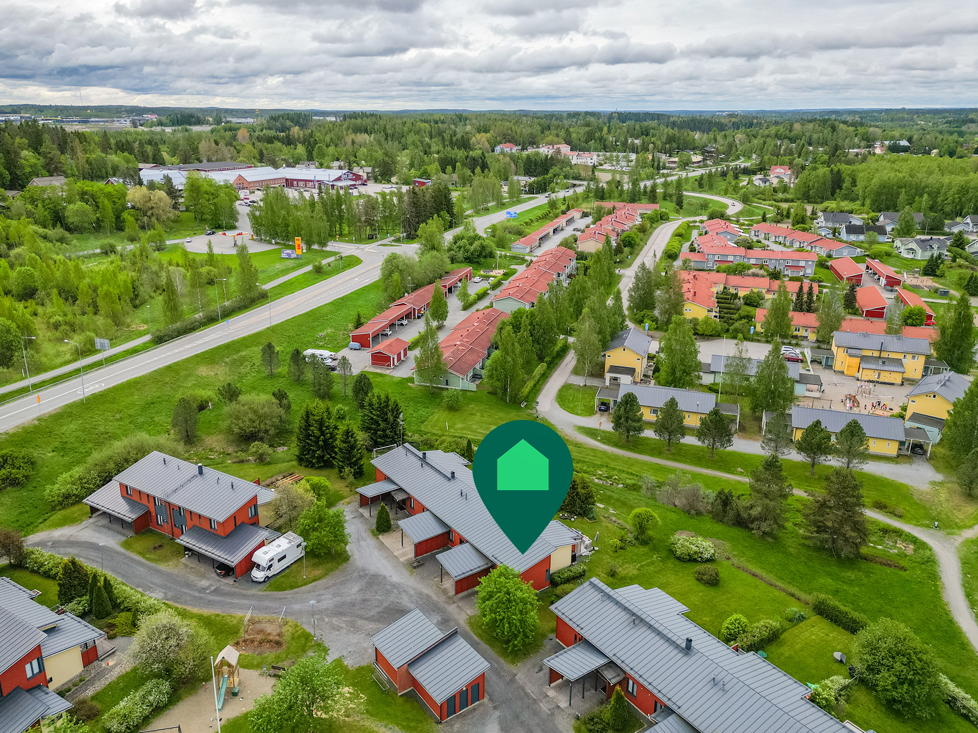 Kävelyetäisyydellä koulu ja useampi päiväkoti