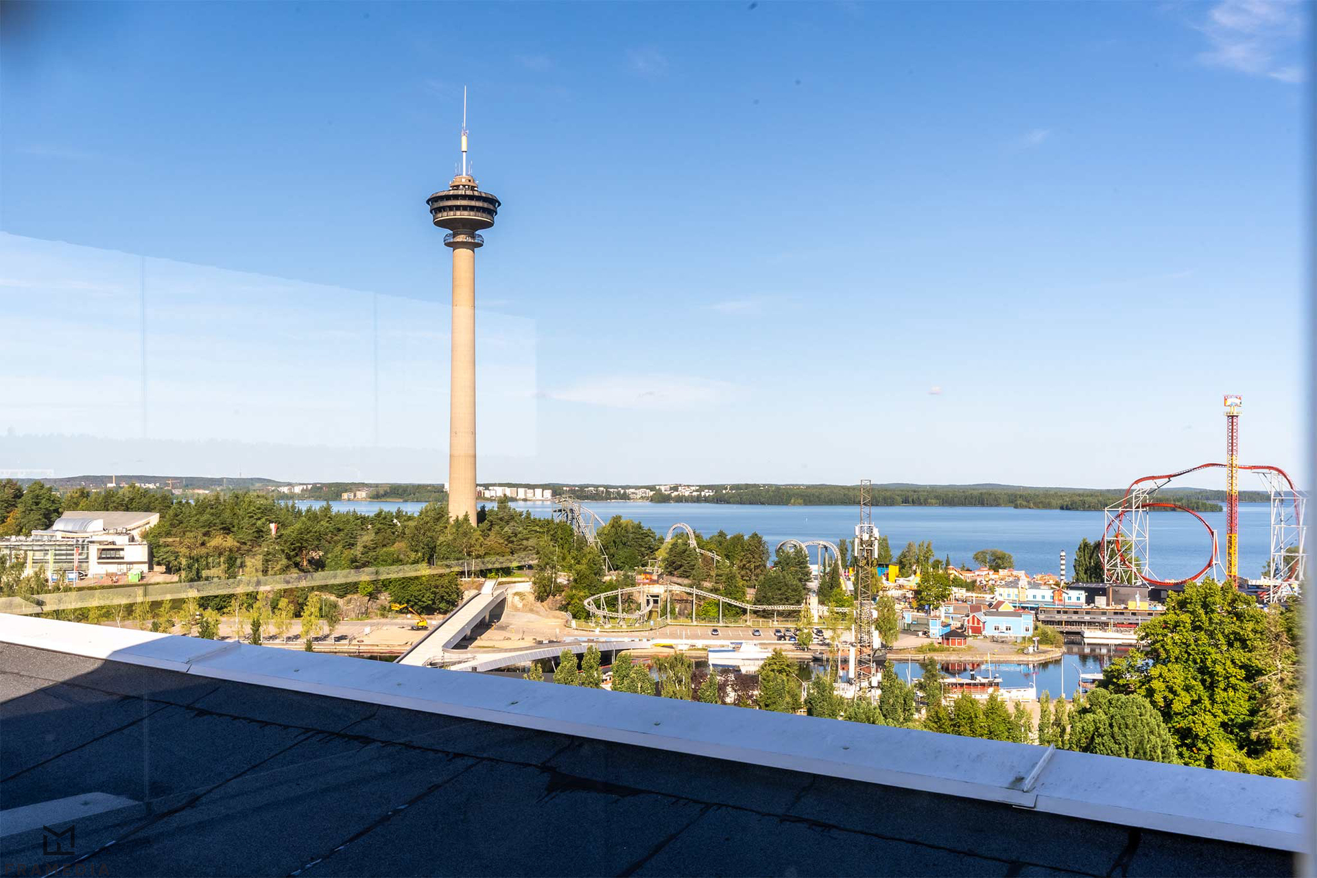 Ullakkokerroksen saunan näkymiä