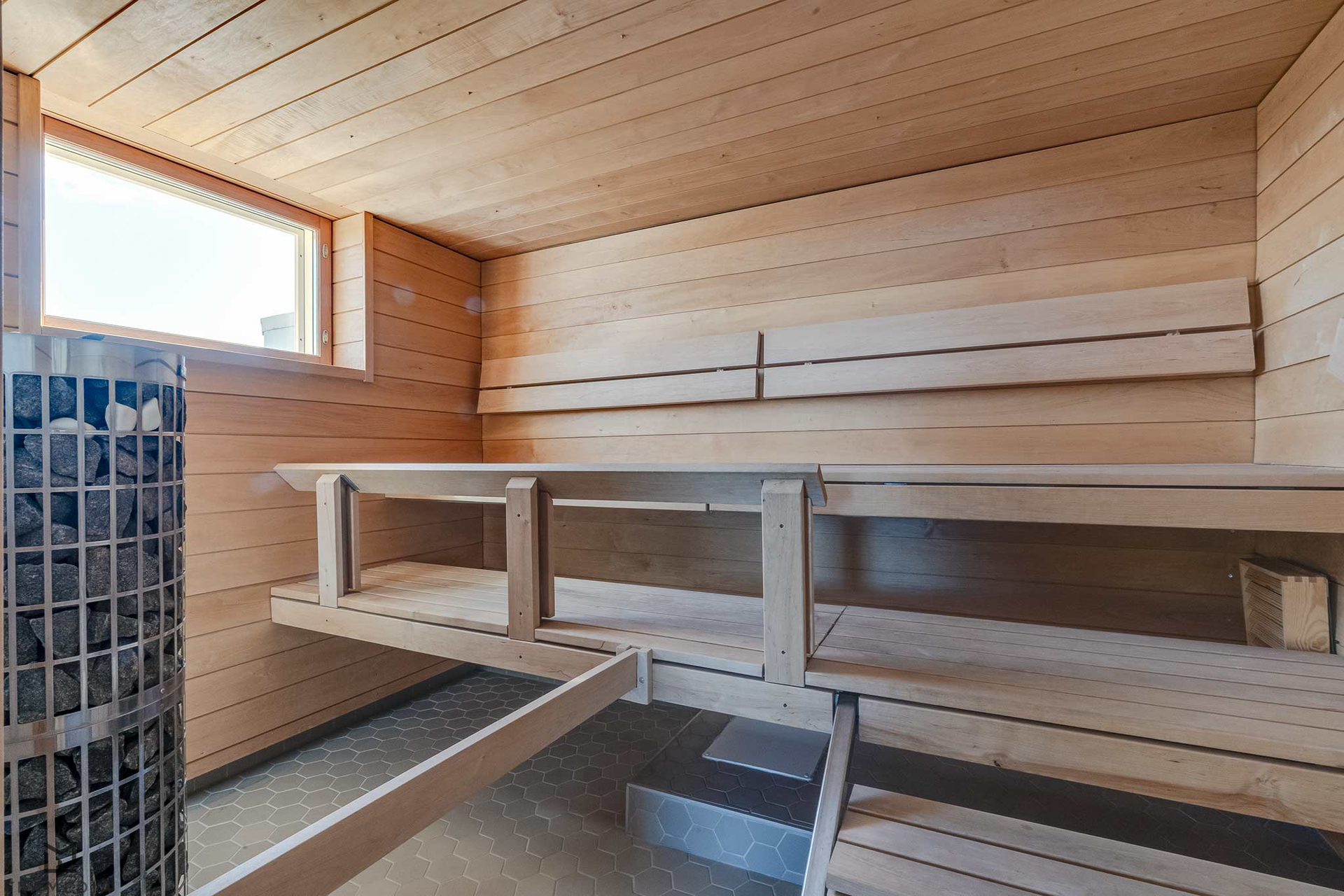 Ullakkokerroksen sauna